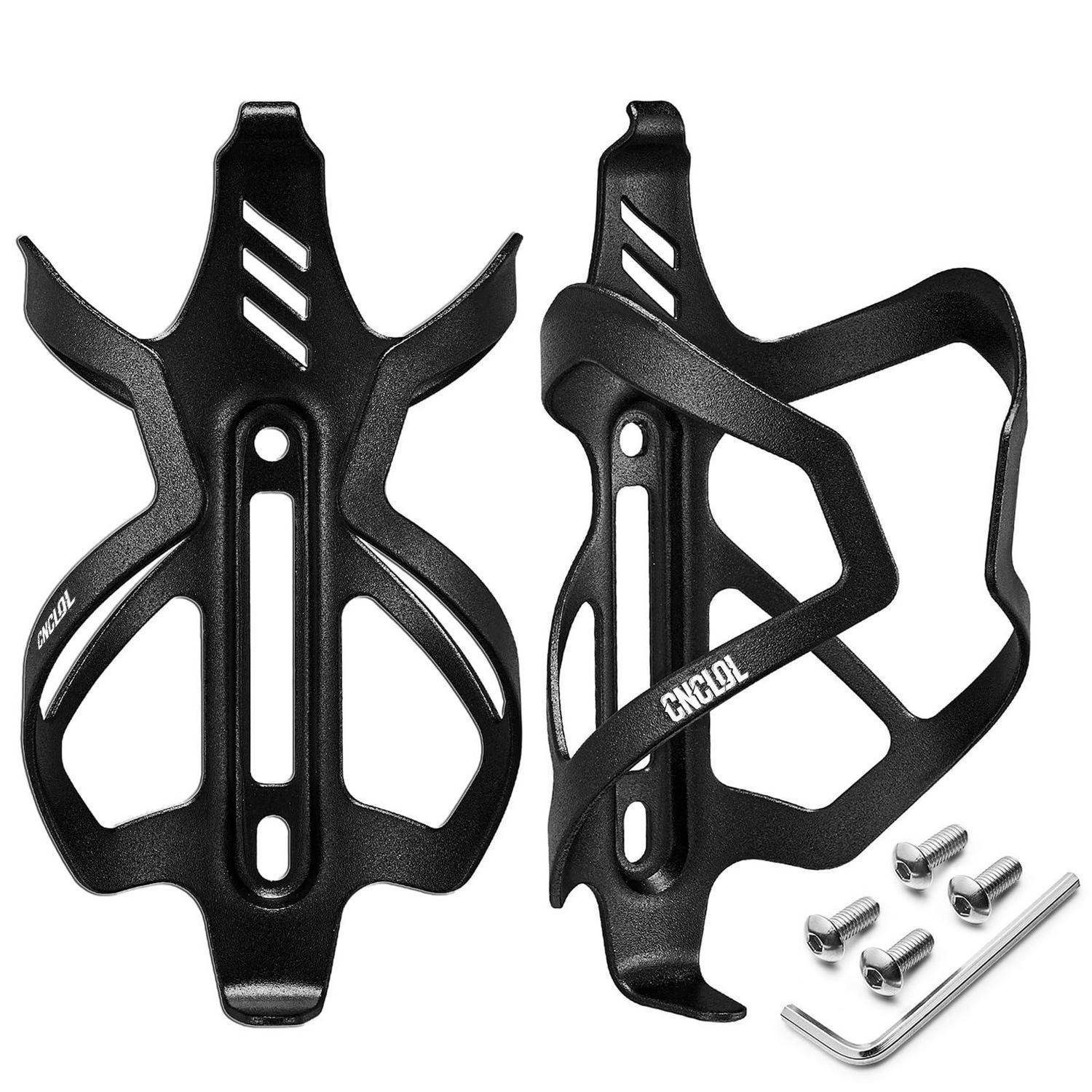 Schwarzer Fahrradflaschenhalter aus zwei Blickwinkeln (Vorder- und Seitenansicht) mit Befestigungsschrauben und Inbusschlüssel auf weißem Hintergrund.