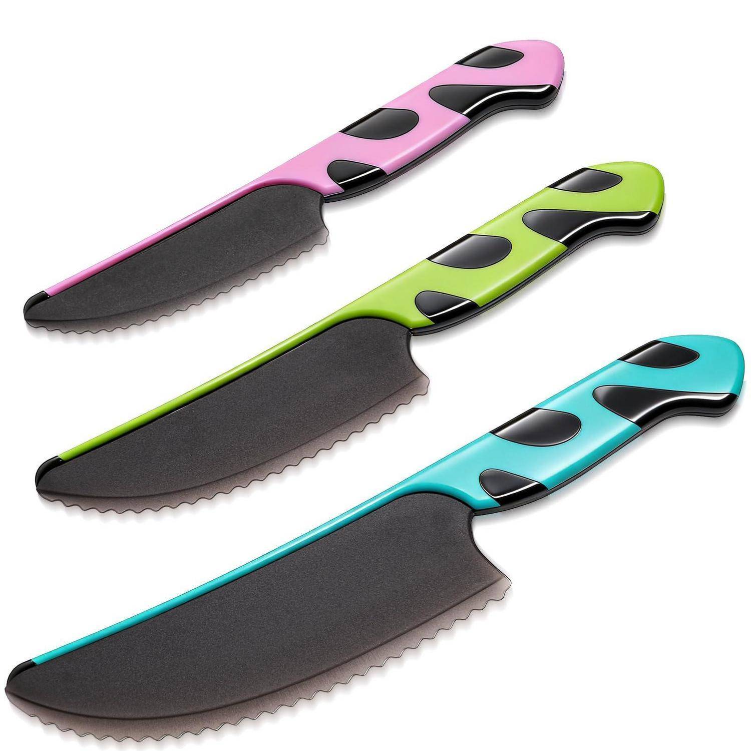 Drei gezackte Messer aus der Küche mit schwarzen Klingen und rosa, grünen und türkisfarbenen Griffen auf weißem Hintergrund.