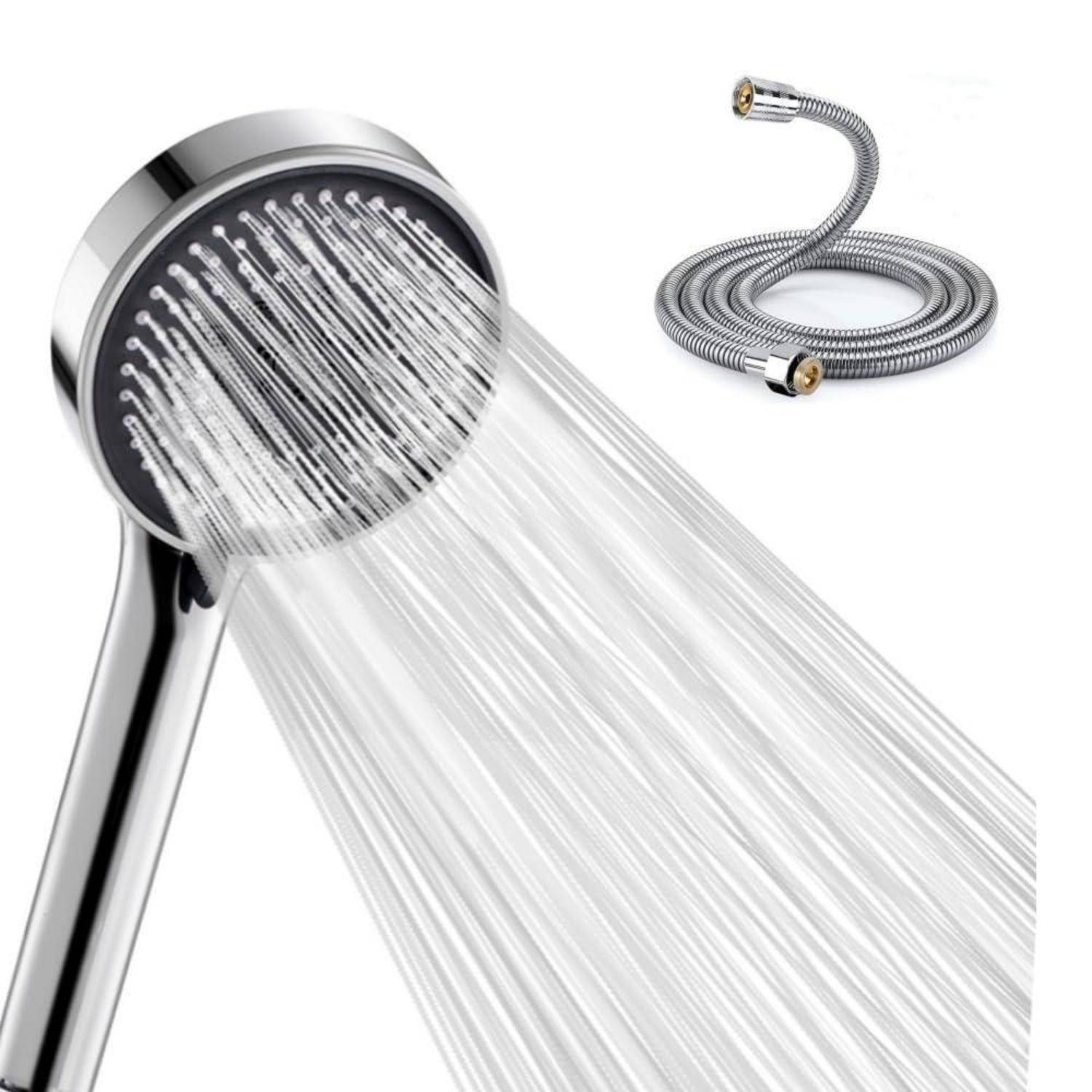 Duschkopf sprüht Wasser, mit einem aufgerollten Metallschlauch in der oberen rechten Ecke dargestellt.