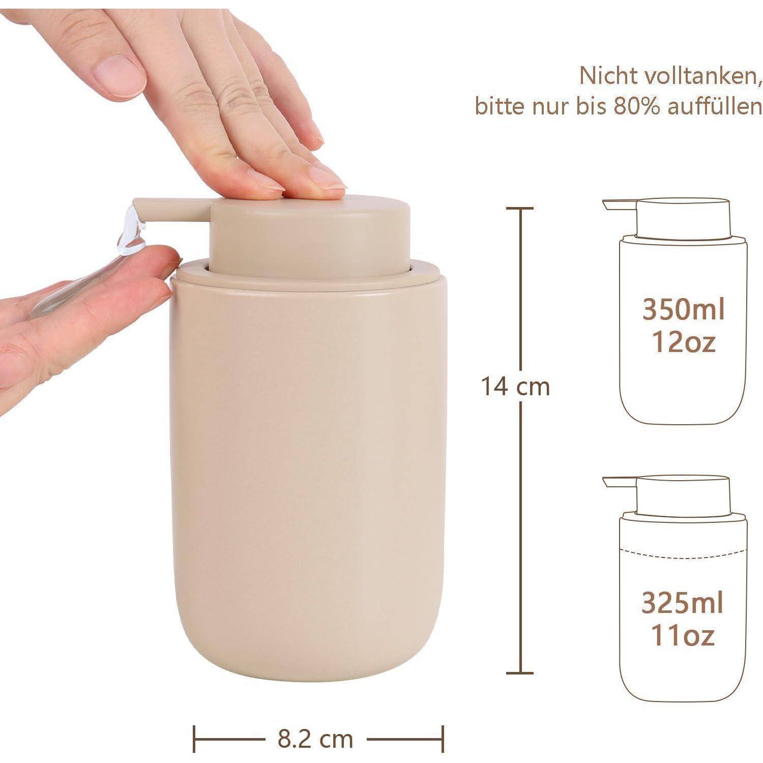 Beige Pumpflasche wird gemessen; 14 cm hoch, 8,2 cm breit, fasst 350 ml/12 oz oder 325 ml/11 oz; Hinweis besagt nicht überfüllen, nur zu 80% füllen.