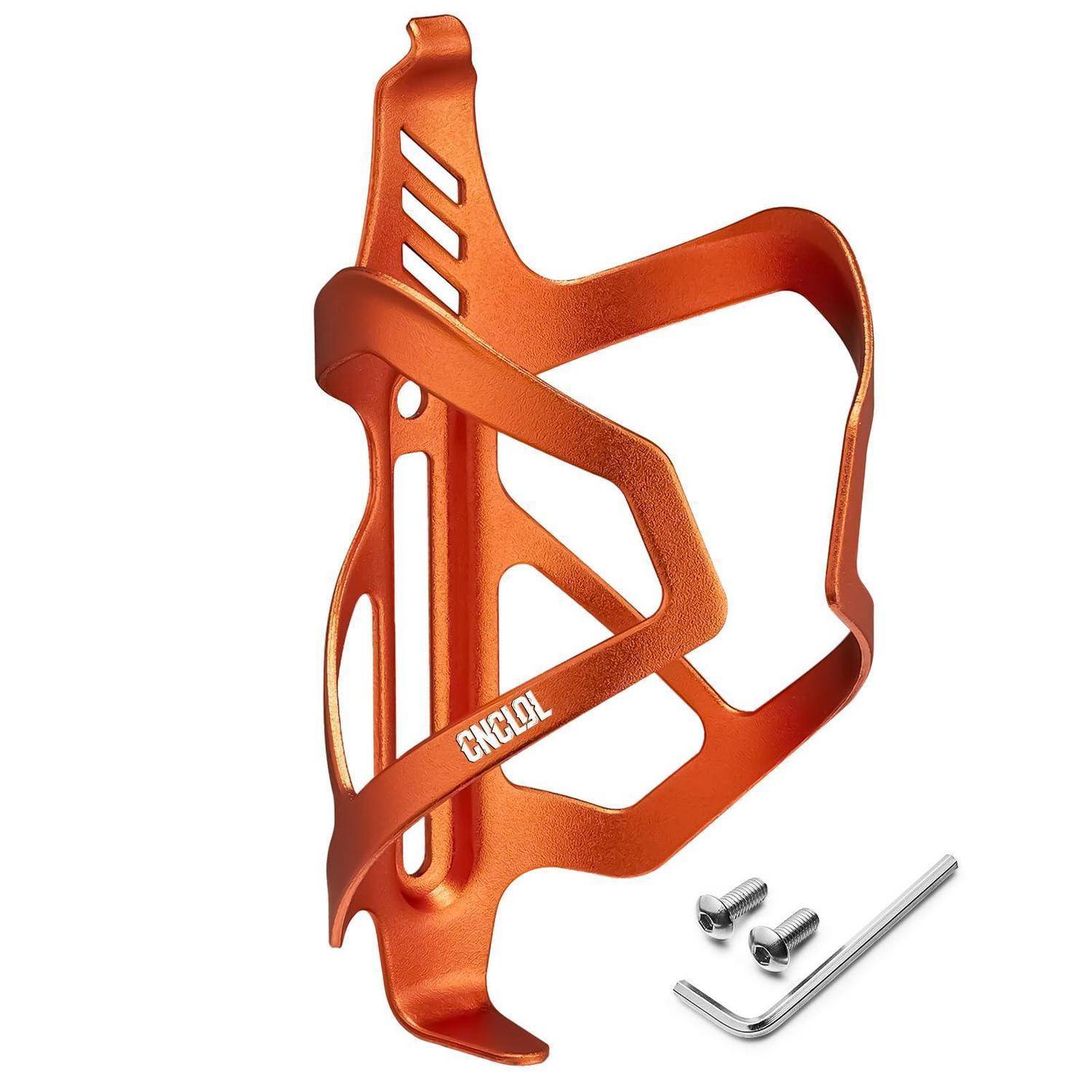 Orange Fahrradflaschenhalter mit Befestigungsschrauben und Inbusschlüssel auf weißem Hintergrund.
