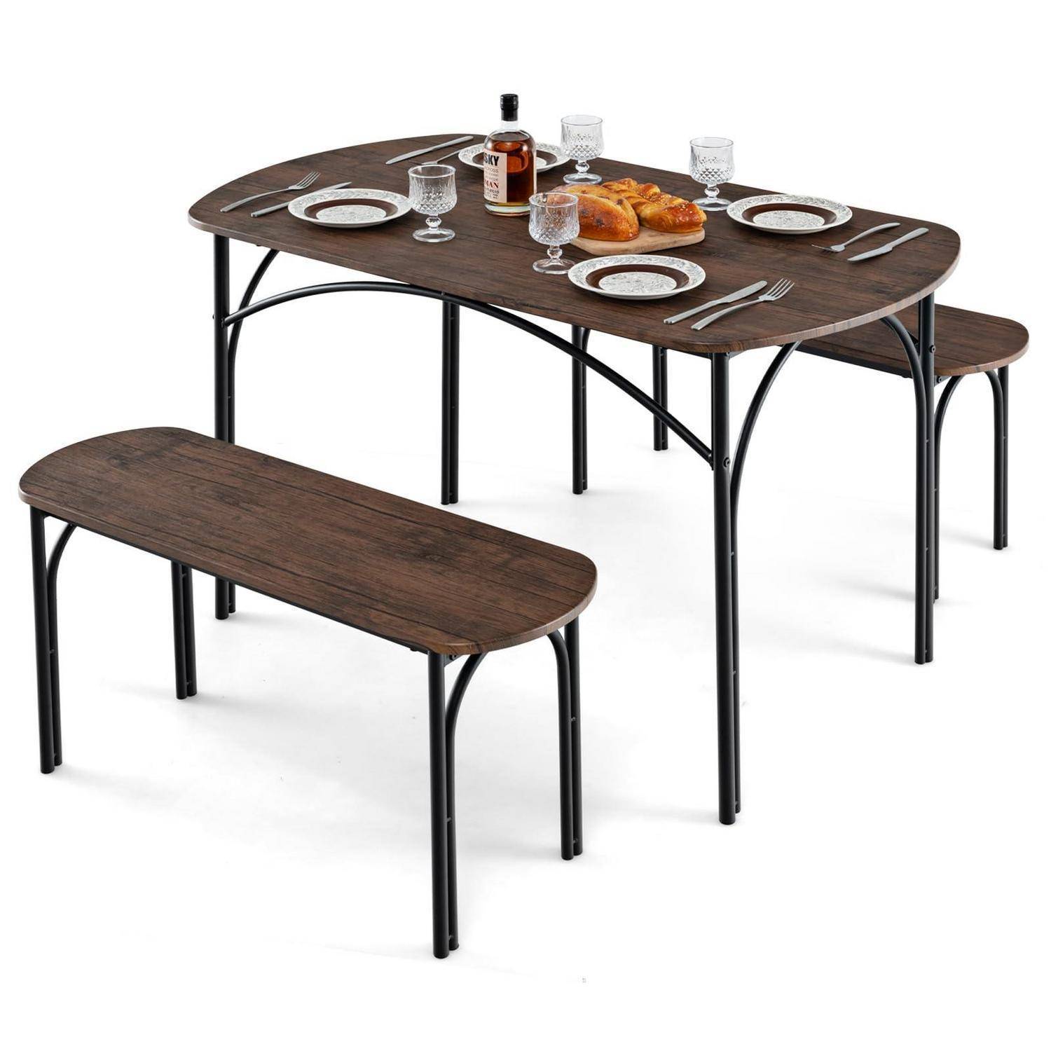 Braunes Esszimmerset mit Holzoptik, bestehend aus einem Tisch und zwei Bänken mit Gedeck, auf weißem Hintergrund dargestellt.