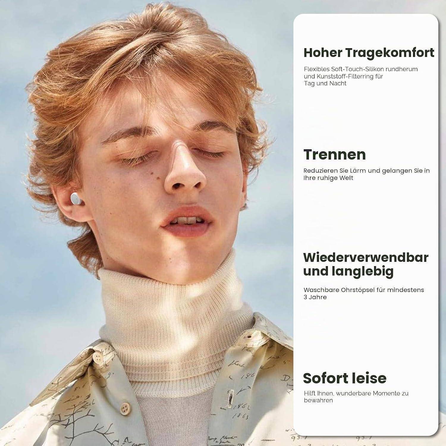 Nahaufnahme einer Person, die einen weißen Ohrstöpsel trägt, neben deutschem Anzeigentext, der Komfort, Lärmreduktion, Wiederverwendbarkeit und Ruhe bewirbt.
