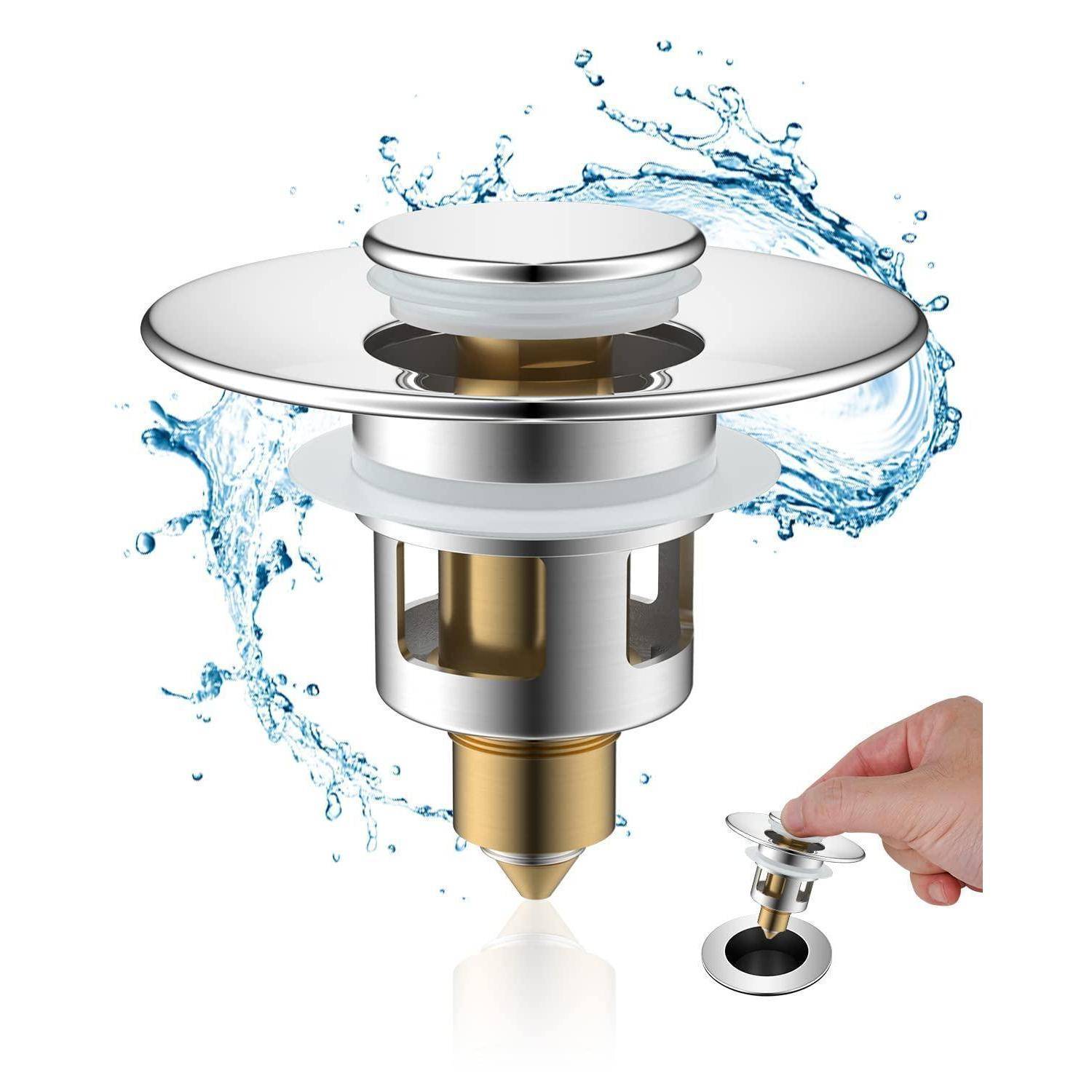 Nahaufnahme einer Metallabfluss-Verschlussmontage mit Wasser, das um sie herum spritzt, sowie eine Hand, die einen kleinen passenden Abflussstöpsel-Einsatz hält.