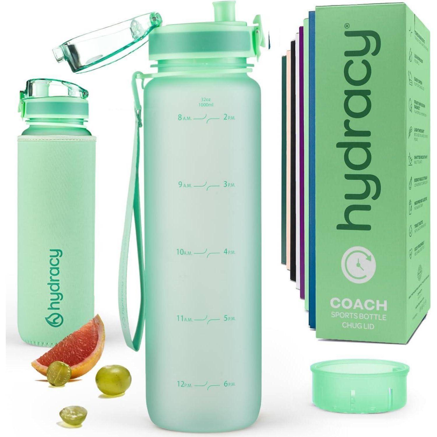 Mintgrüne HydraCy Sportflaschen mit Klappdeckel, Trageband, Fruchtscheiben und Markenschachteln