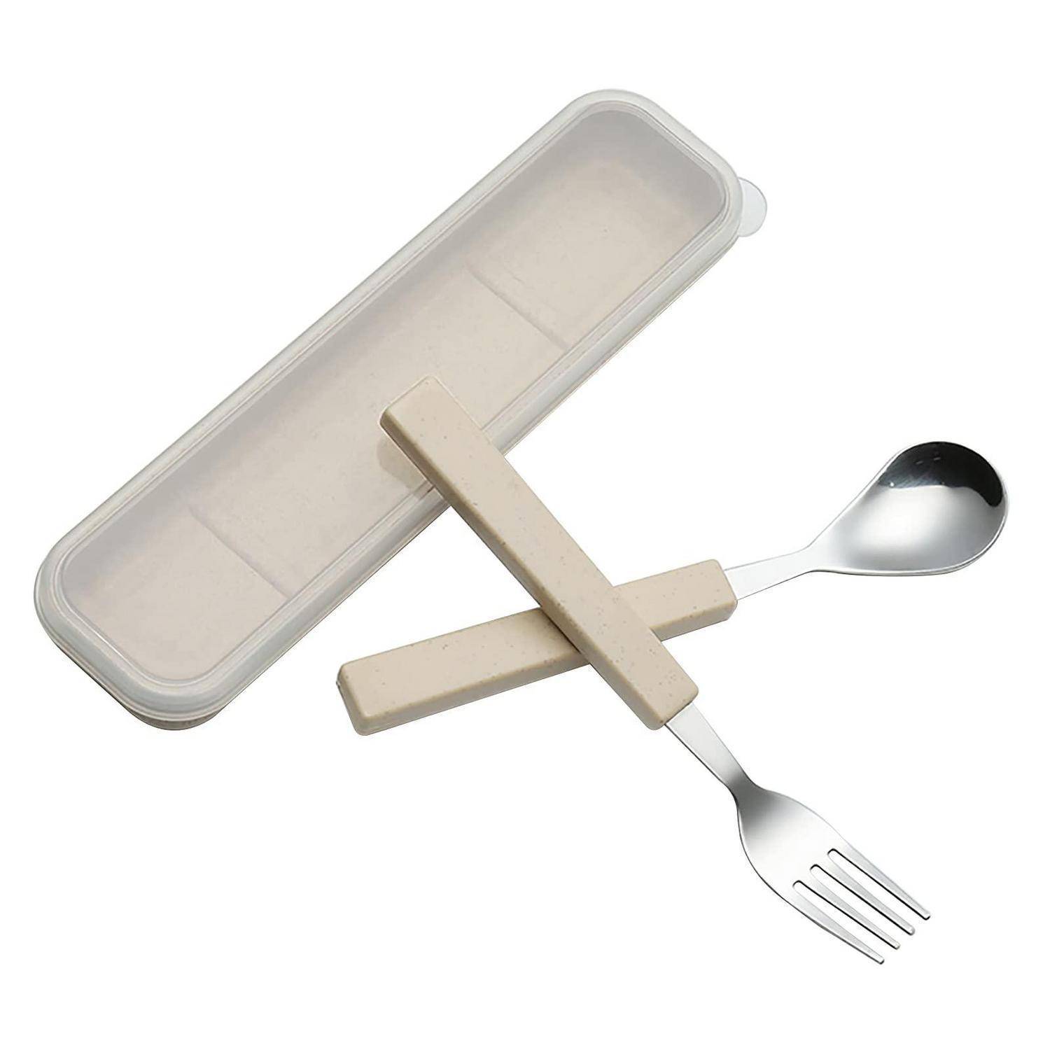Wiederverwendbares Besteck-Set für Lunchboxen mit Gabel und Löffel in einem durchsichtigen Kunststoff-Transportetui.