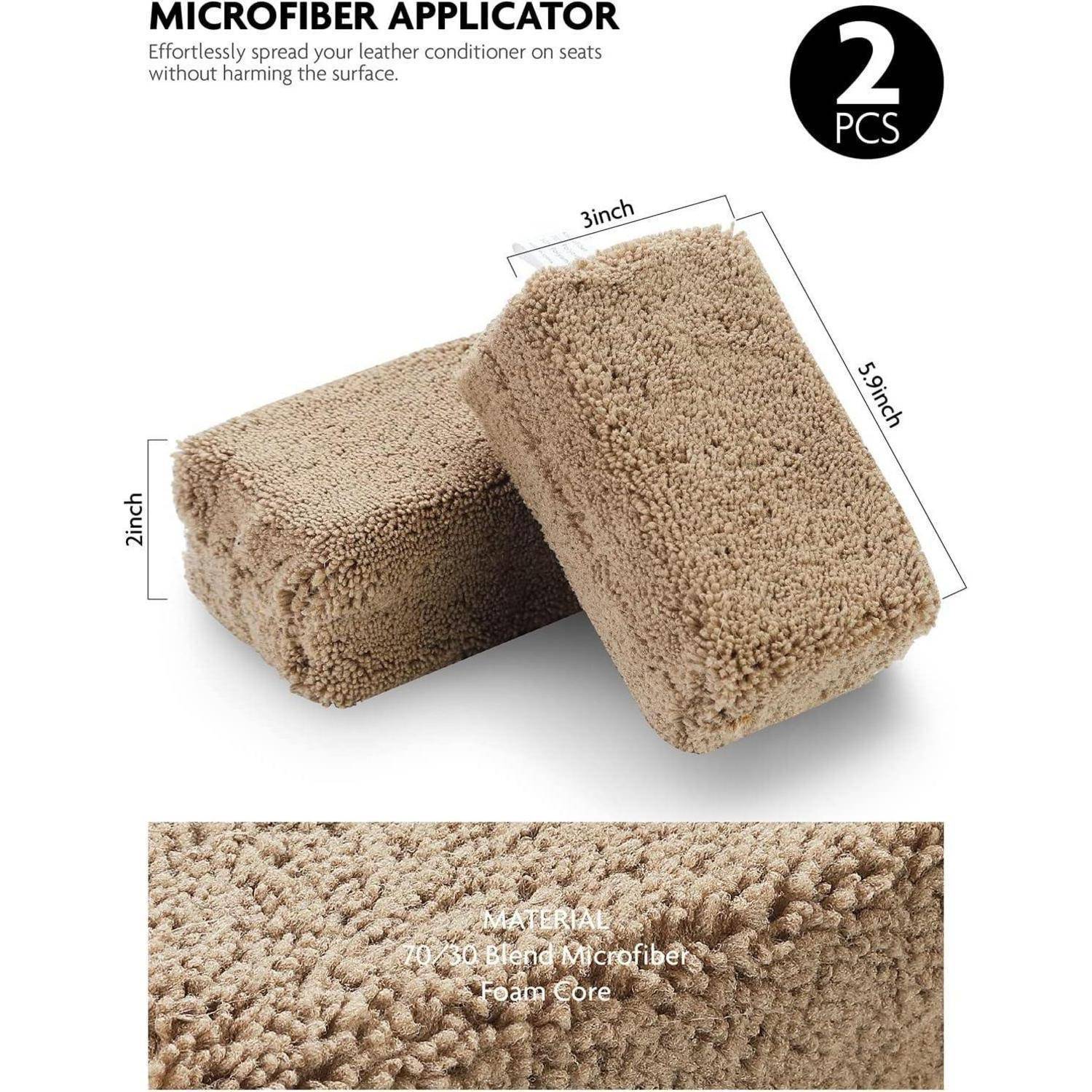 Zwei beige Mikrofaser-Applikatortücher, 2er-Pack, mit Abmessungen dargestellt und gekennzeichnet mit 70/30-Mischung Mikrofaser-Schaumkern zum Auftragen von Lederpflege.