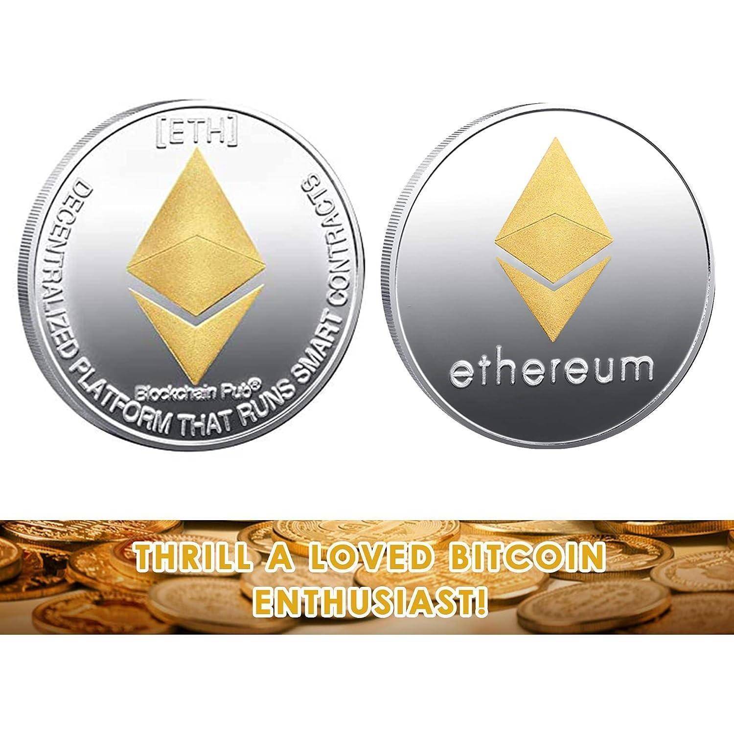 Zwei silberne Ethereum-Münzen mit dem goldenen Ethereum-Logo und ein Werbebanner mit der Aufschrift „BEGEISTERN SIE EINEN GELIEBTEN BITCOIN-ENTHUSIASTEN!