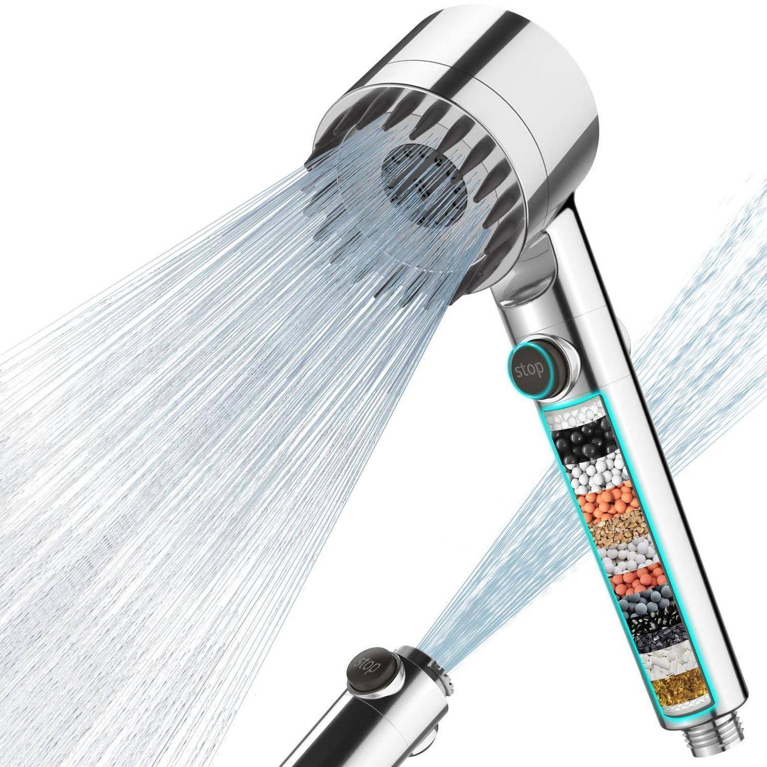 Duschkopf, der Wasser sprüht, mit einer 