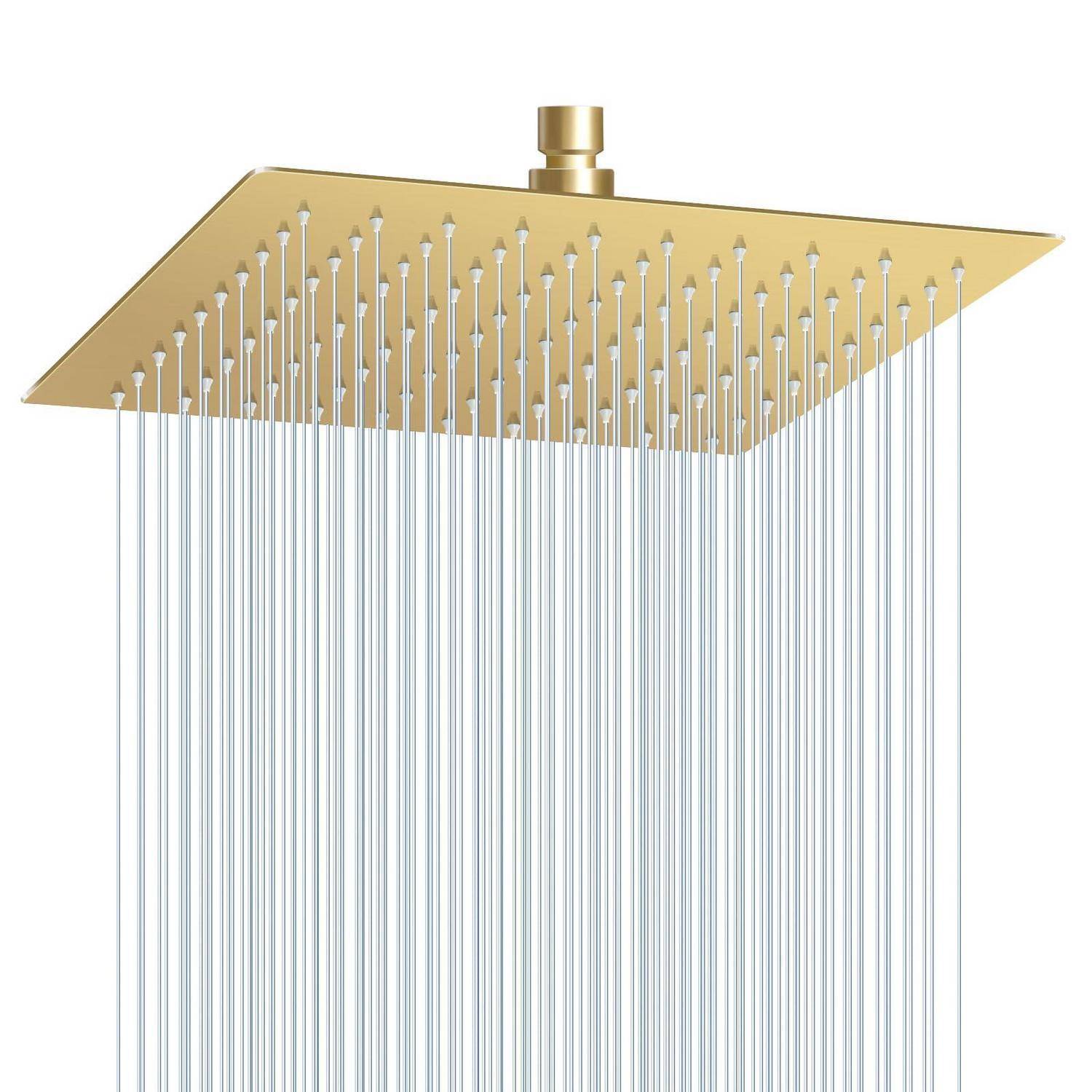 Quadratischer goldener Regenduschkopf mit vielen dünnen Wasserstrahlen, die nach unten strömen.
