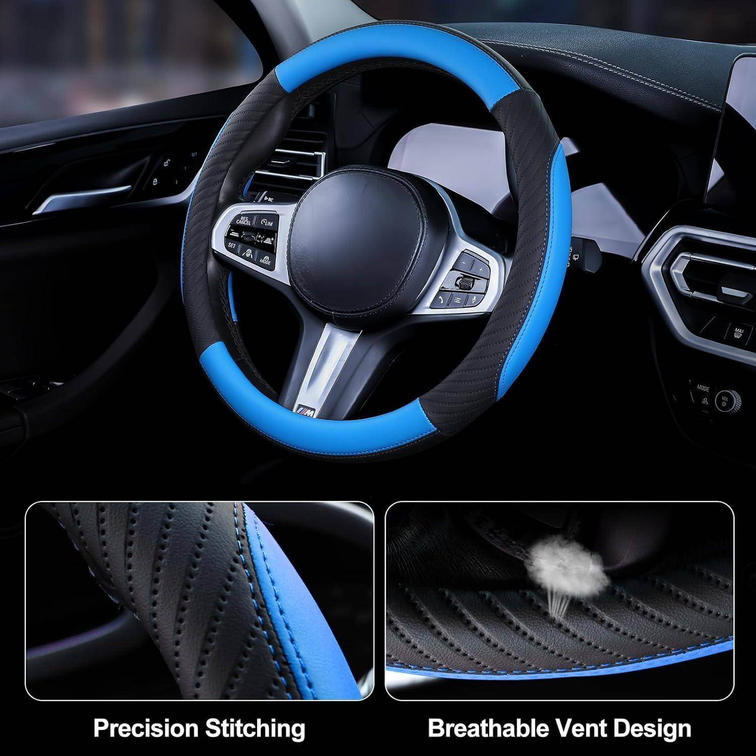 Blau und schwarze Lenkradabdeckung auf einem Autolenkrad, gezeigt installiert im Innenraum mit Nahaufnahmen, die präzise Nähte und atmungsaktives Belüftungsdesign hervorheben.
