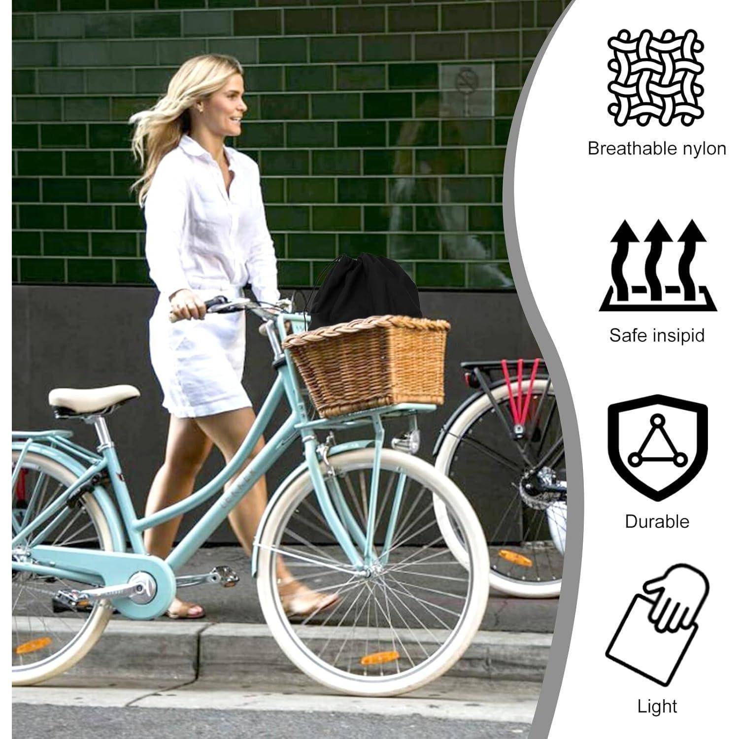 Eine Frau in einem weißen Kleid führt ein hellblaues Fahrrad mit einem vorderen Korb; ein Seitenpanel hebt atmungsaktives Nylon, sichere fade Farbtöne, Langlebigkeit und Leichtigkeit hervor.