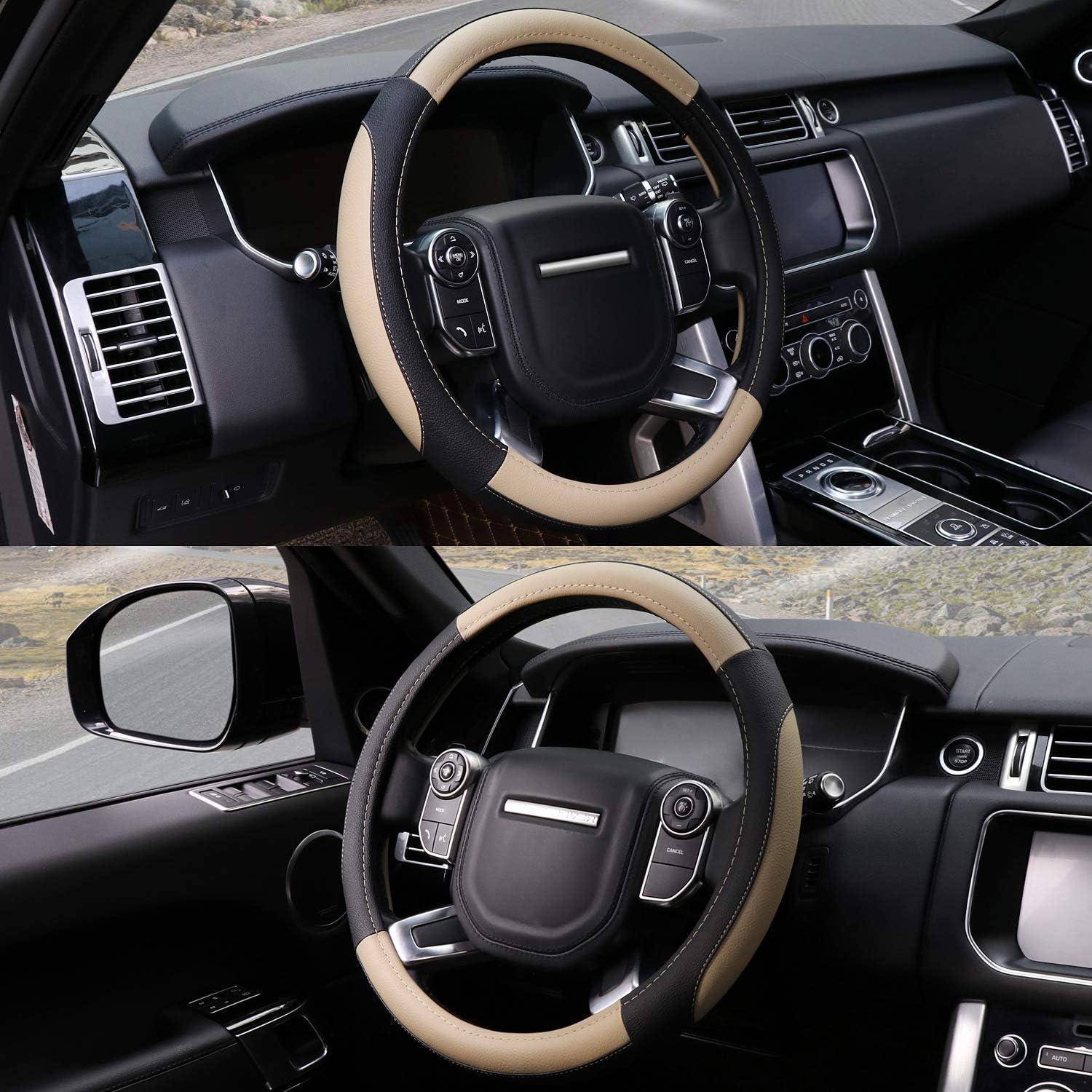 Zwei Ansichten eines Luxusautoinnenraums, die ein schwarz-beiges Lenkrad, Armaturenbrett, Mittenkonsole und Seitenspiegel zeigen.