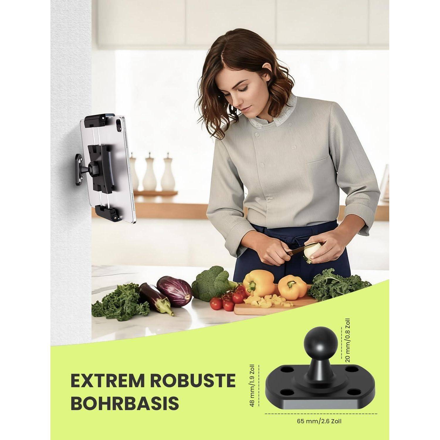 # Produktbild eines wandmontierten Tablet-Halters mit einer Frau, die in einer Küche Gemüse zubereitet; der Text lautet „EXTREM ROBUSTE BOHRBASIS" und zeigt die Produktabmessungen.