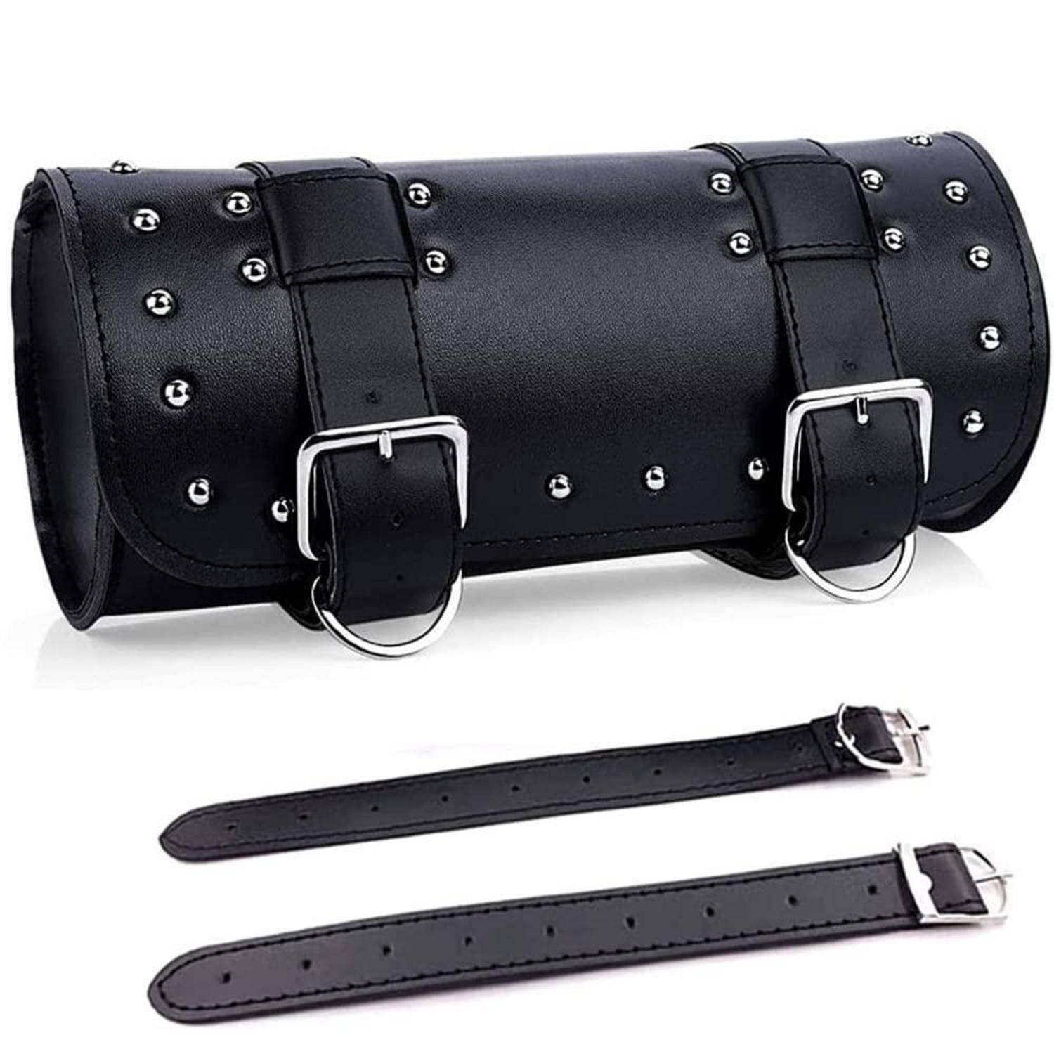 Schwarze Motorrad-Werkzeugtasche aus Leder mit Nieten, mit zwei Schnallengurten, dargestellt mit zwei abnehmbaren Befestigungsgurten darunter.