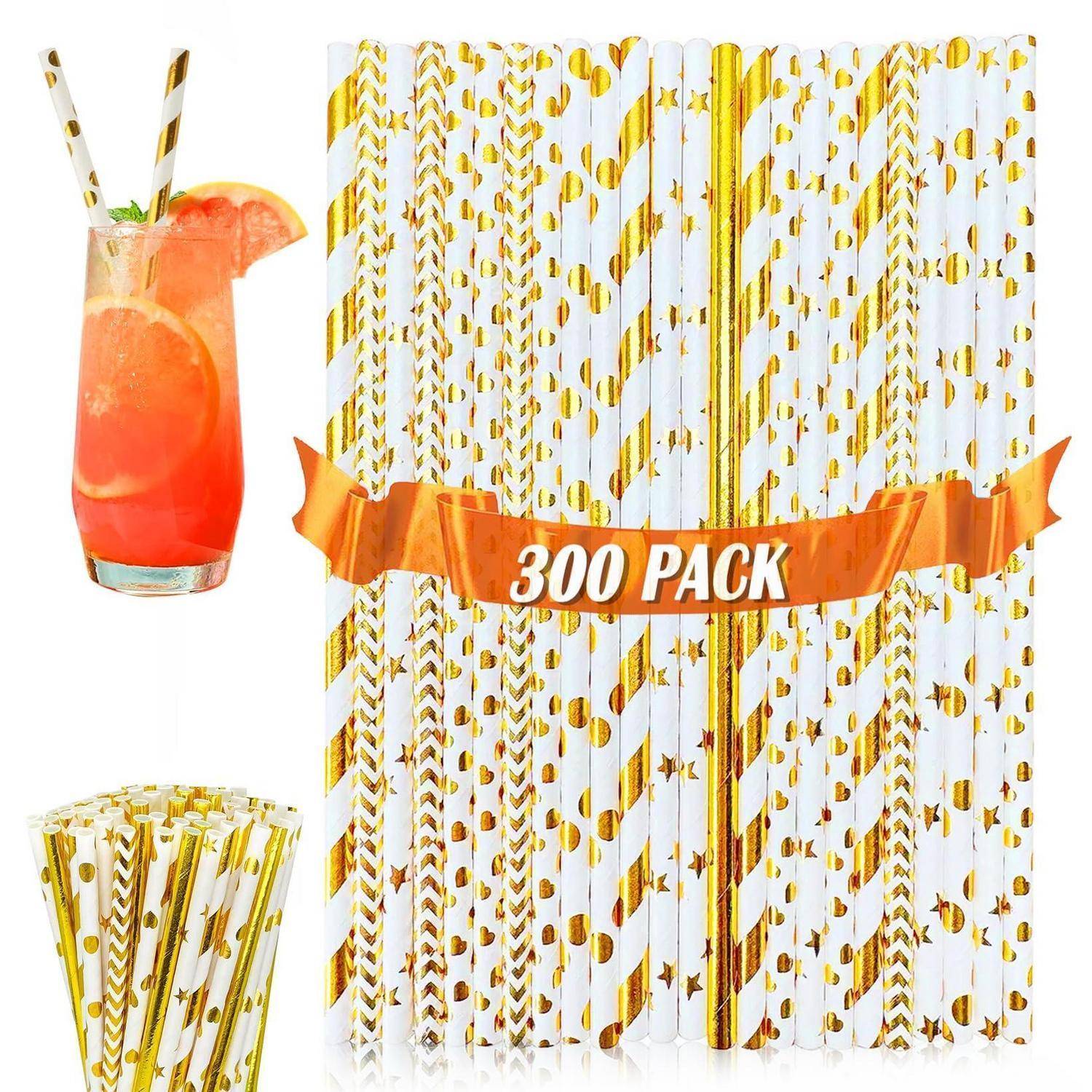 Goldfolien-Cocktail-Strohhalme, gezeigt in einer Packung mit '300 STÜCK' und in Verwendung in einem tropischen Getränk, mit verschiedenen dekorativen Mustern.