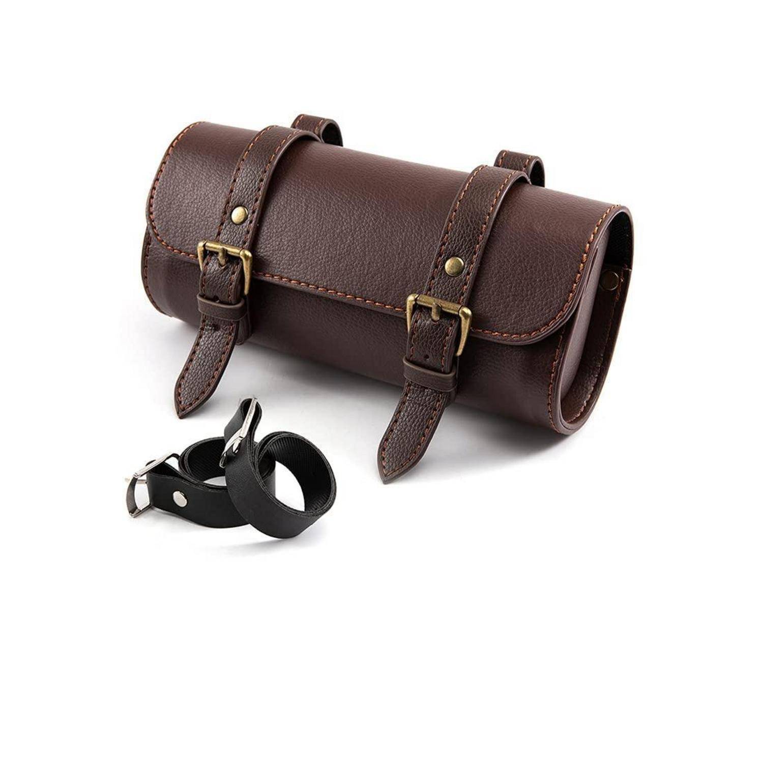 Braune zylindrische Ledertasche mit zwei Schnallriemen, gezeigt mit abnehmbarem schwarzem Montageriemen auf weißem Hintergrund.