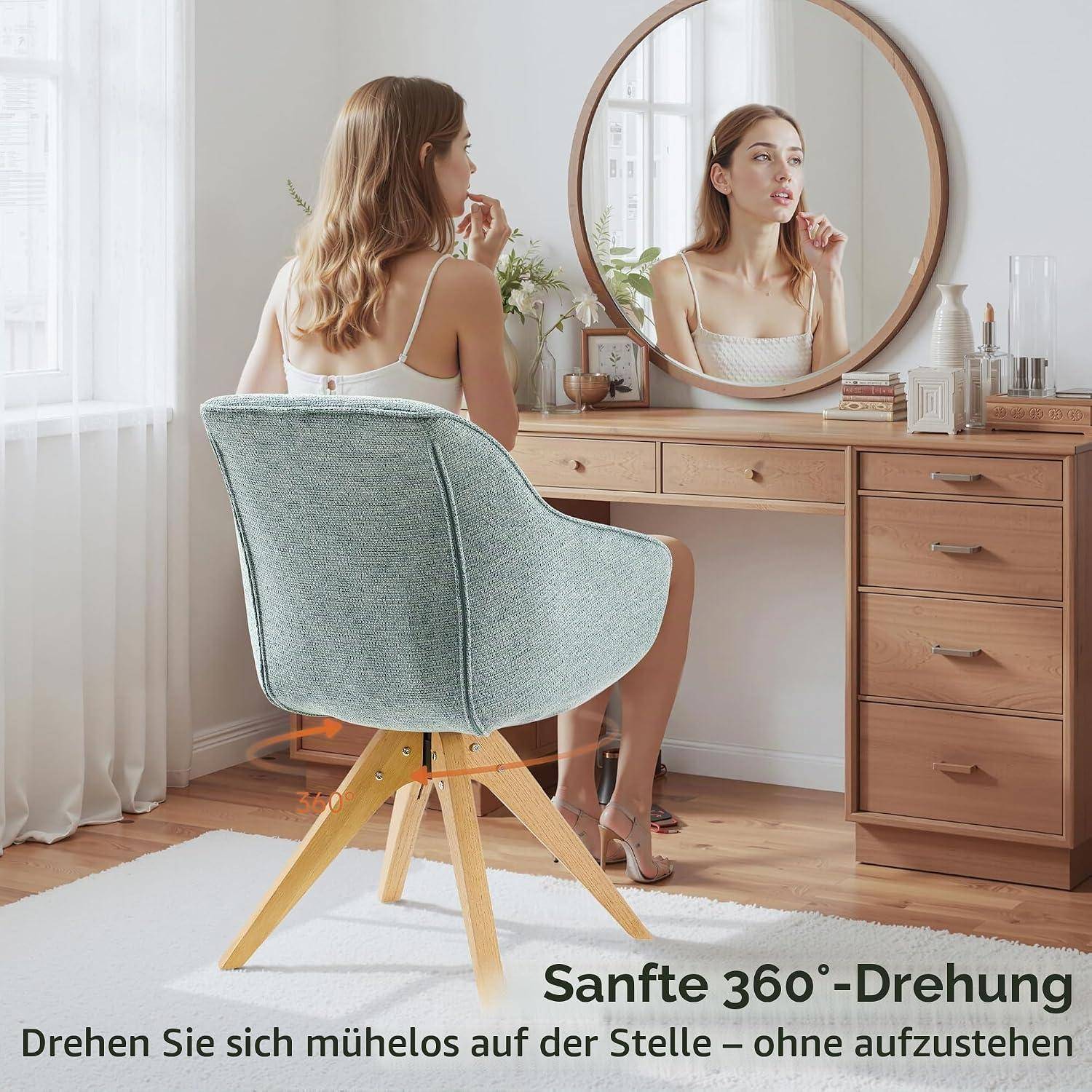 Eine Frau sitzt auf einem hellblauen Drehstuhl an einem Schminktisch mit Spiegel; deutscher Text lautet „Sanfte 360°-Drehung