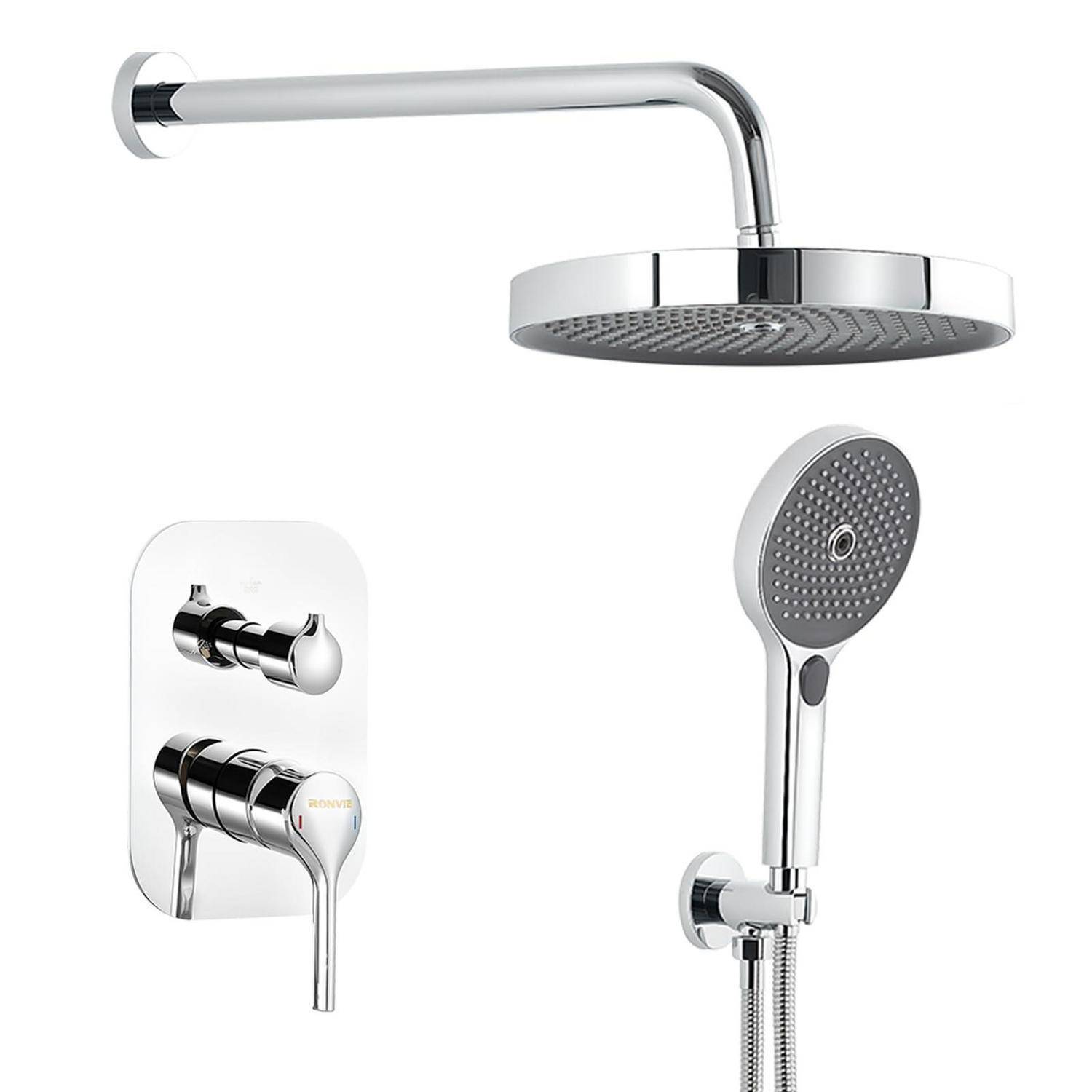 Chrom-Duschset mit großem Overhead-Regenduschkopf, tragbarem Handbrause-Duschkopf und wandmontierten Steuerventil auf weißem Hintergrund.