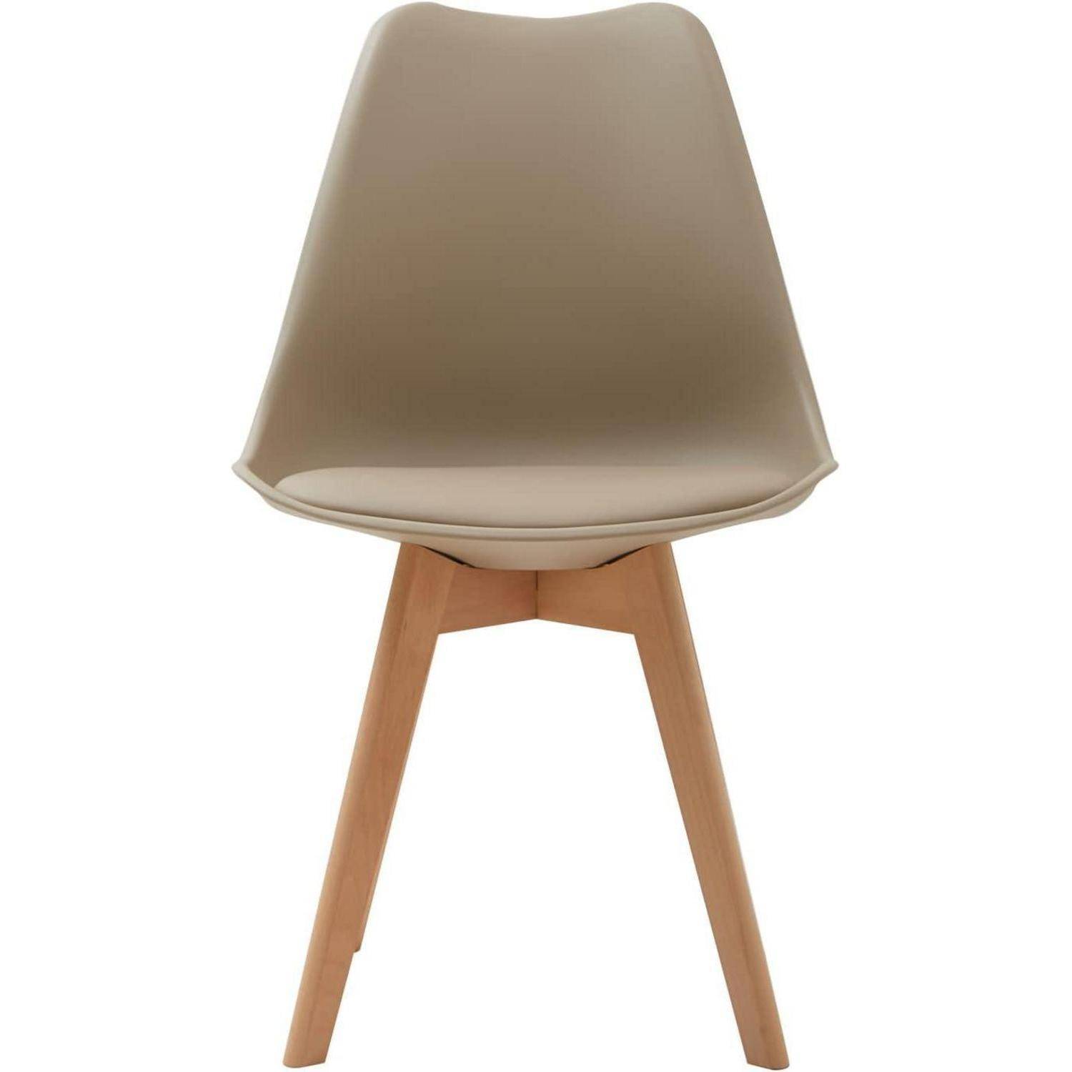 Moderner beige geformter Stuhl mit Holzbeinen auf weißem Hintergrund.