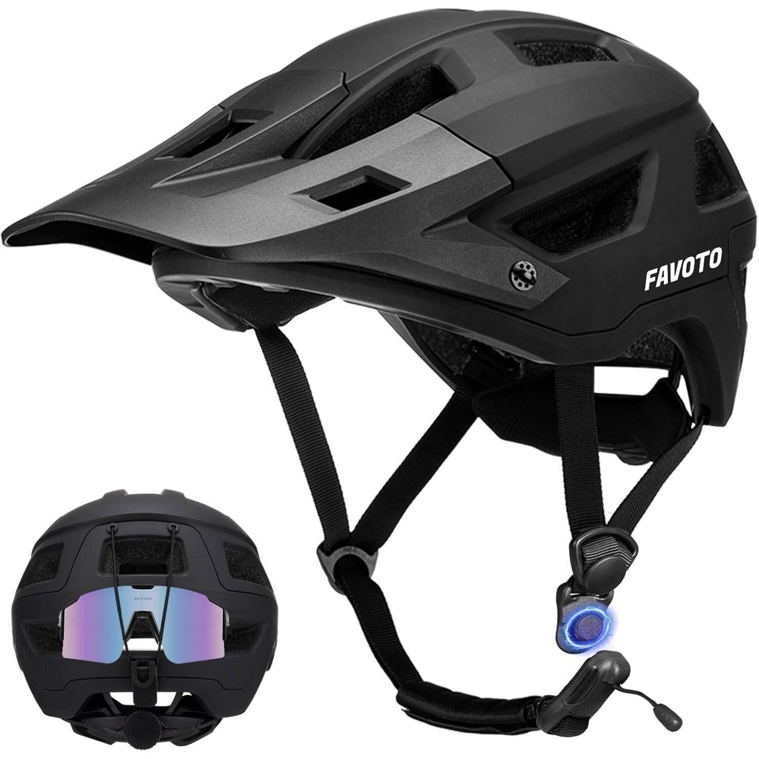 Schwarzer FAVOTO-Fahrradhelm mit Visier und verstellbarem Kinnriemen, von der Seite und von hinten auf weißem Hintergrund gezeigt.