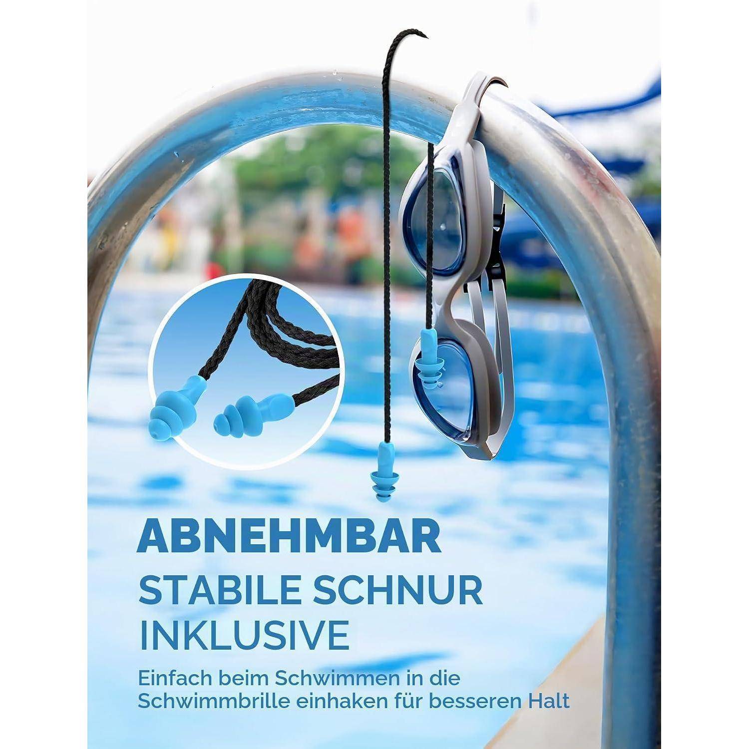 Schwimmbrillen mit abnehmbarem stabilen Riemen, gezeigt hängend an einer Poolreling; deutscher Text sagt „ABNEHMBAR STABILE SCHNUR INKLUSIVE