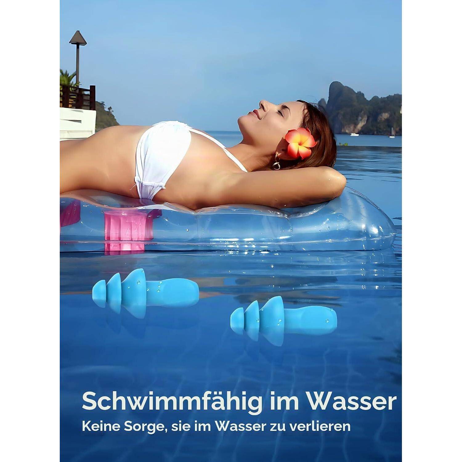 Frau, die sich auf einem transparenten aufblasbaren Floß in einem Pool entspannt, mit deutschem Text über Wassersicherheit beim Schwimmen.