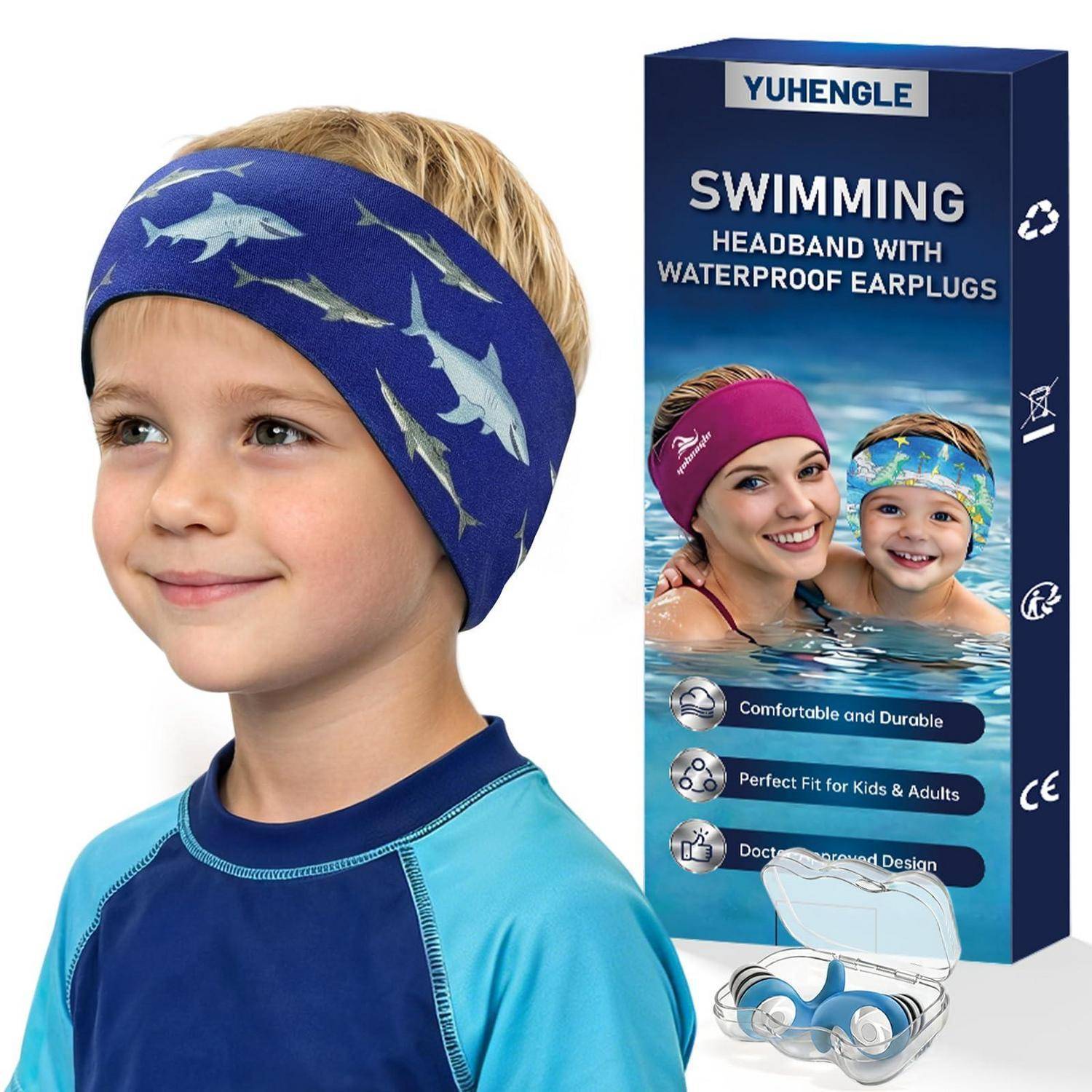 Kind mit blauem Delfin-Druck-Schwimmkopfband neben Produktverpackung für „SCHWIMMKOPFBAND MIT WASSERDICHTEN OHRSTÖPSELN
