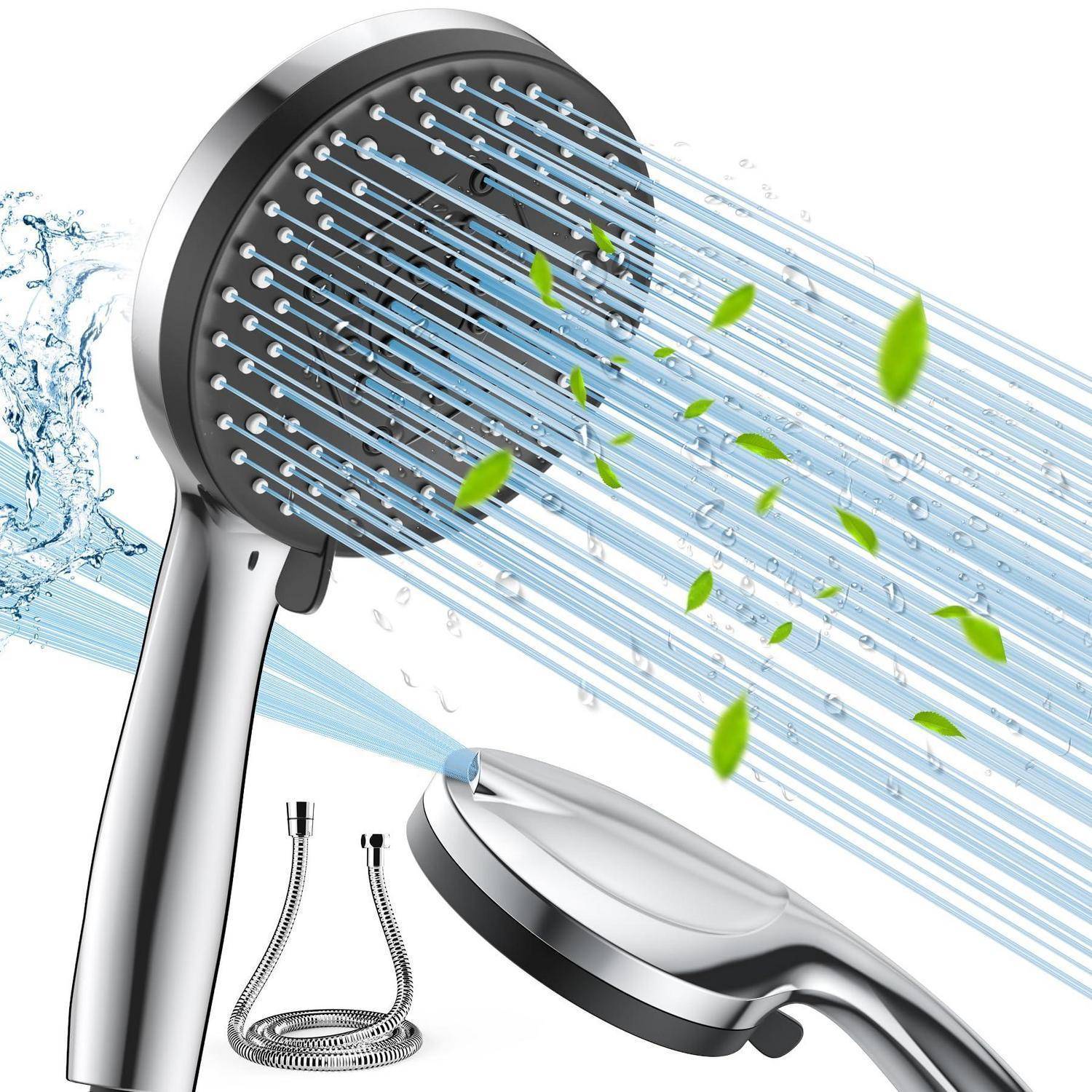 Handgehaltener Duschkopf mit mehreren Wasserstrahlen und grünen Blättern, zeigt einen abnehmbaren Schlauch und modernes Badezimmer-Duschsystem.