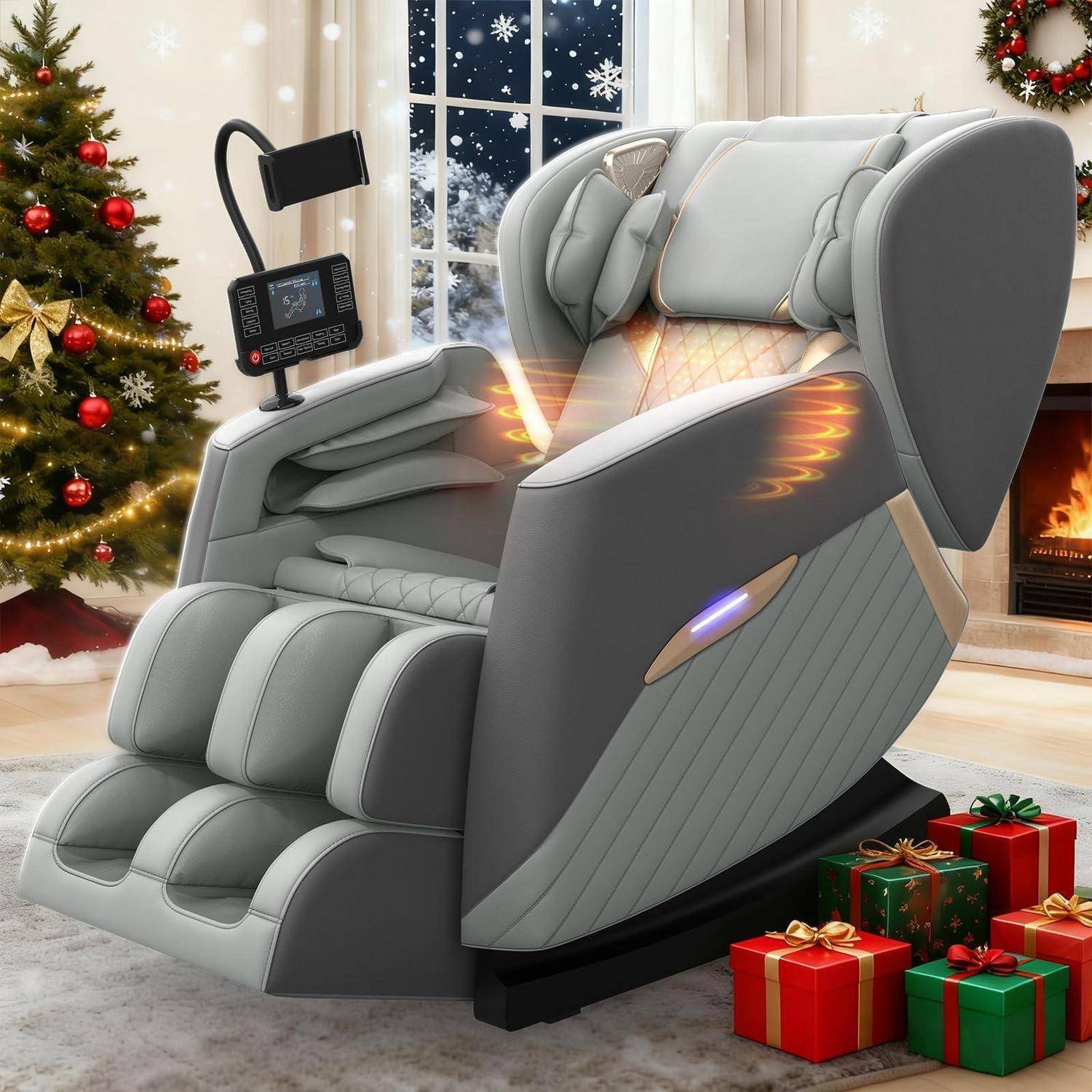 Ein grauer Massagesessel mit beleuchteten Wärmezonen in einem Wohnzimmer zu Weihnachten, neben einem geschmückten Baum, Kamin und eingepackten Geschenken.