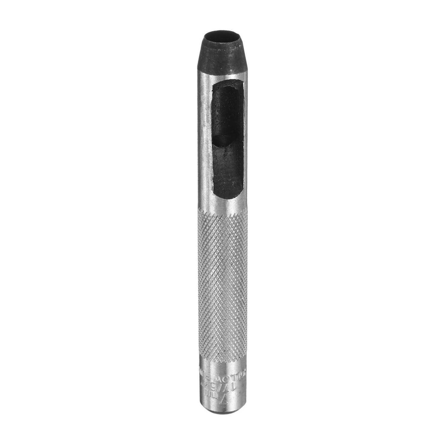 Ein Metall-Lederlochstempel mit hohlem Röhrchen und gerilltem Griff, gezeigt auf weißem Hintergrund.