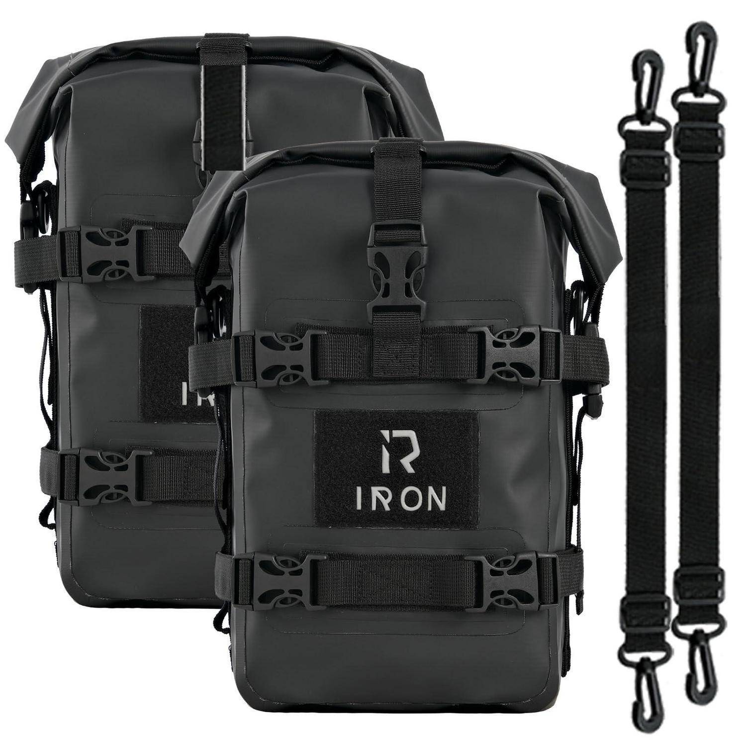 Zwei schwarze wasserdichte Rollverschluss-Taschen mit Schnallen und „IRON