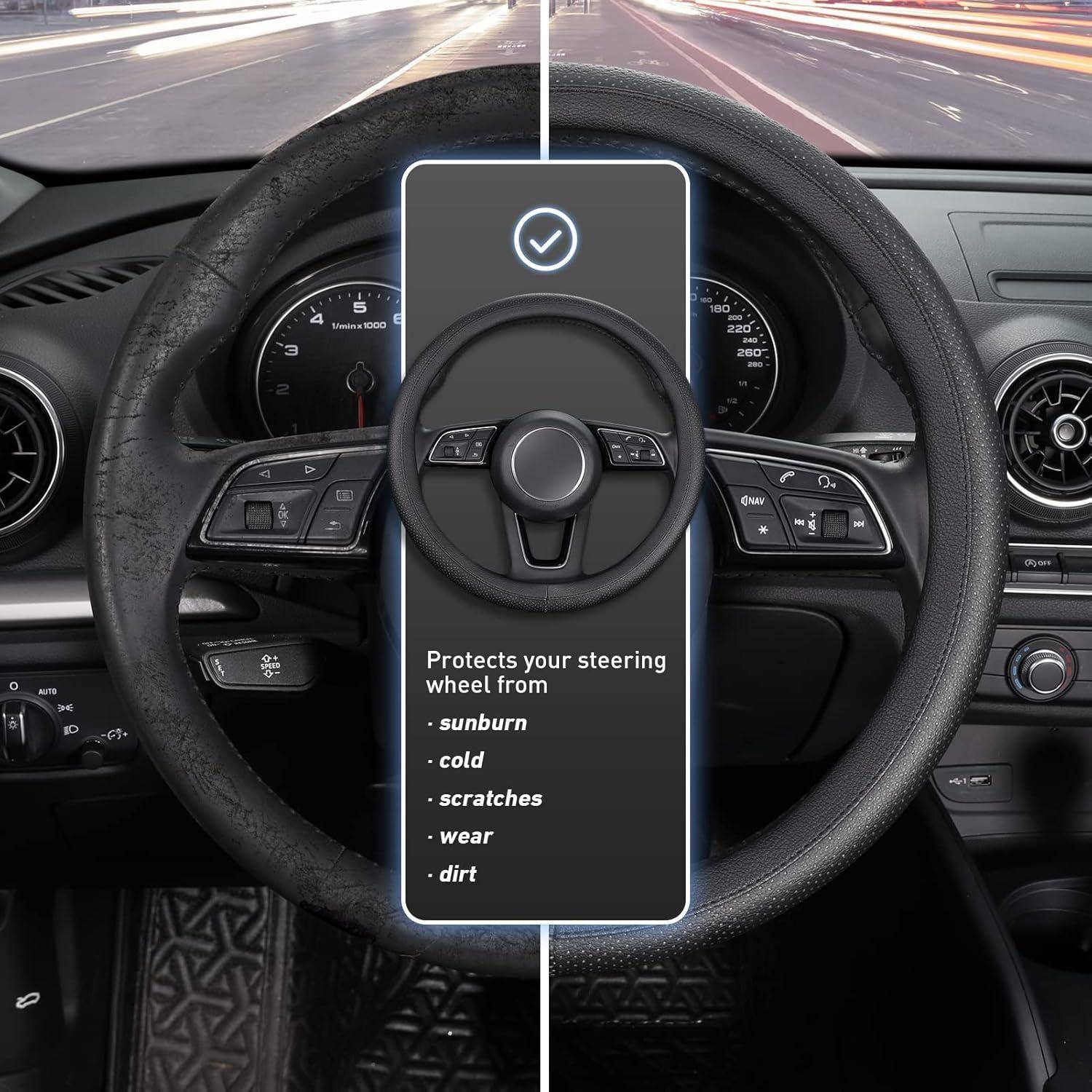 Autolenkradabdeckung zentral in einer Armaturenbrettansicht, mit Text, der besagt, dass sie das Lenkrad vor Sonnenbrand, Kälte, Kratzern, Verschleiß und Schmutz schützt.