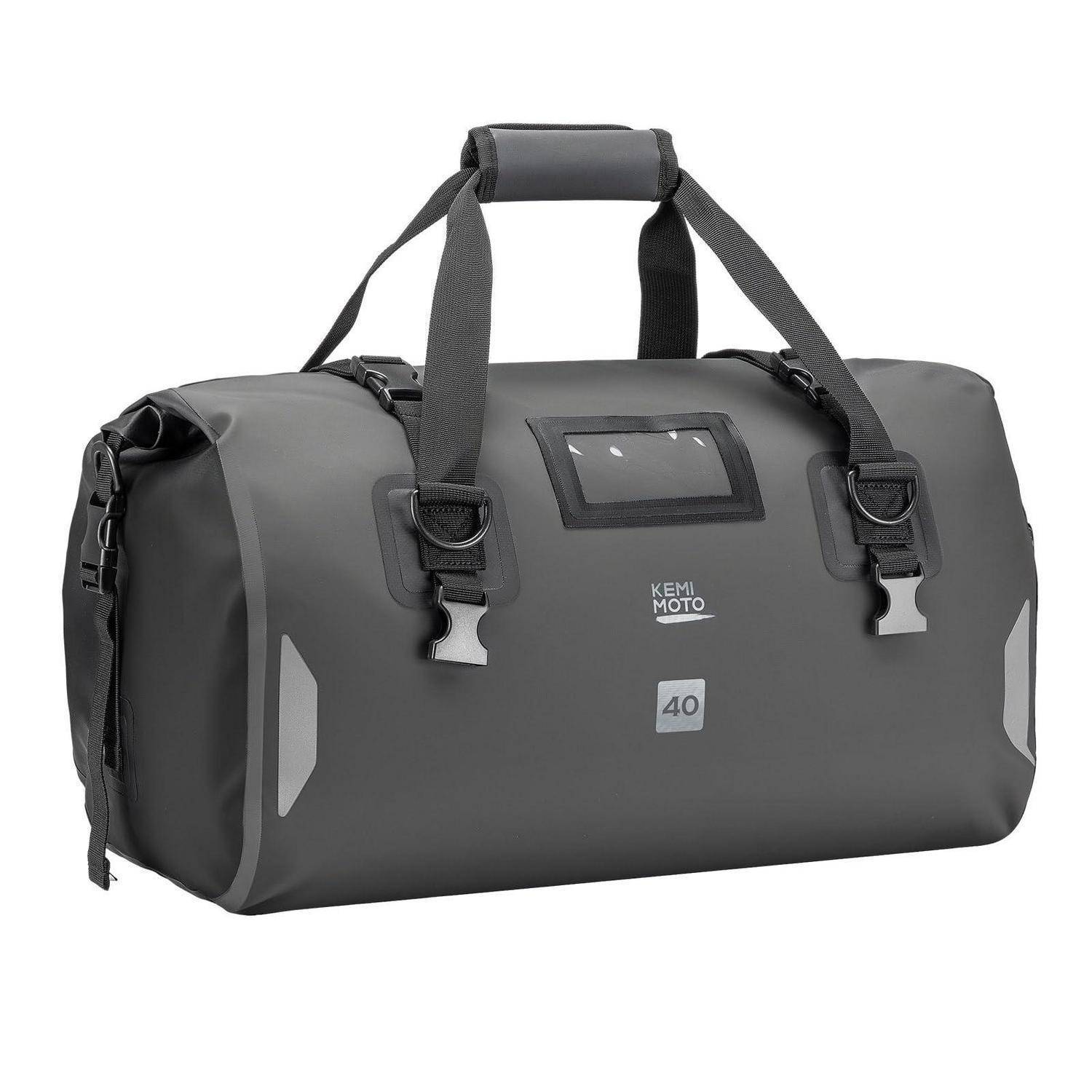 Graue wasserdichte Reisetasche mit Schultergurten, Griffen und einer transparenten Obertasche, gekennzeichnet mit „KEMIMOTO
