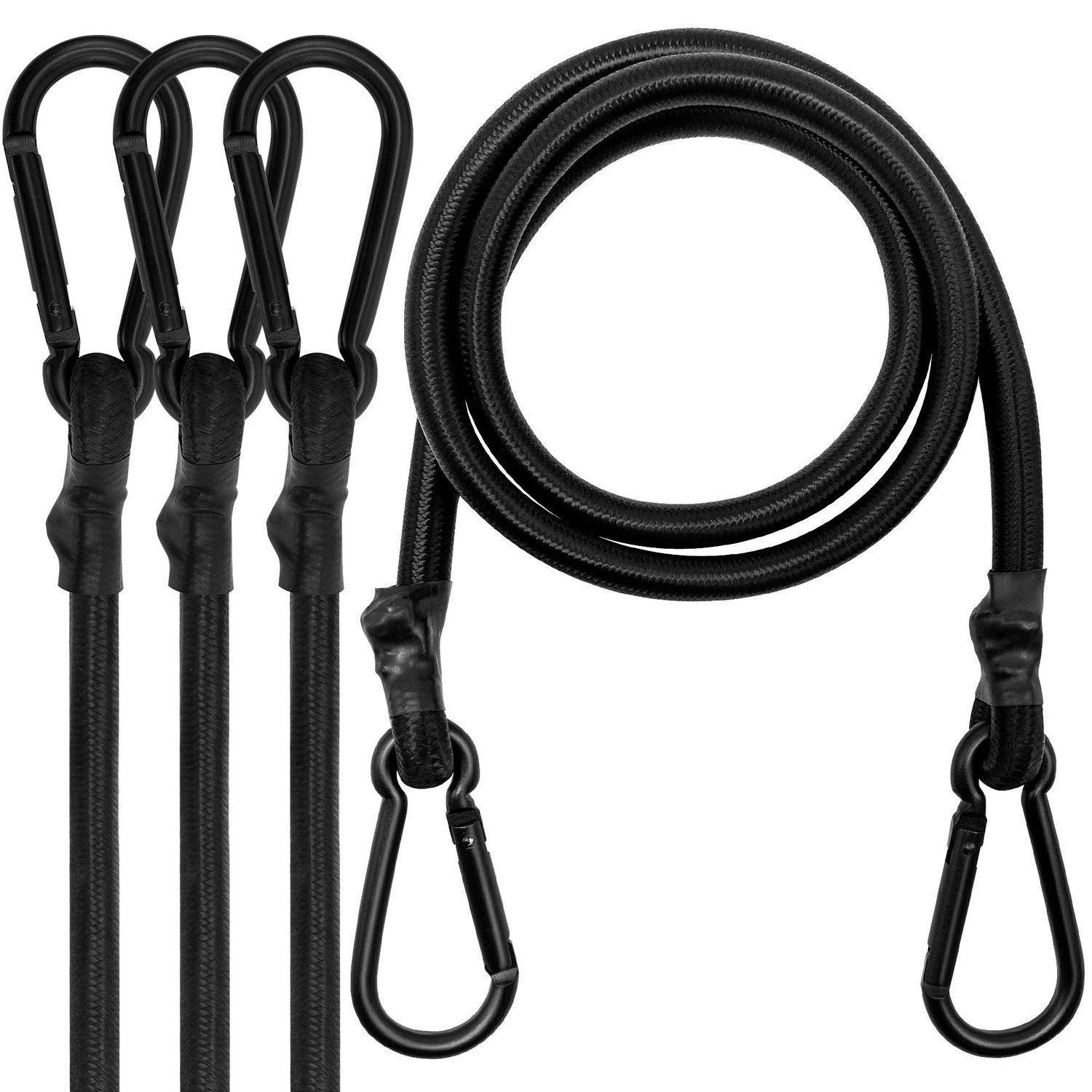 Schwarze verstellbare Seilleine mit drei Karabinerhaken und Metallhakenendenauf weißem Hintergrund.
