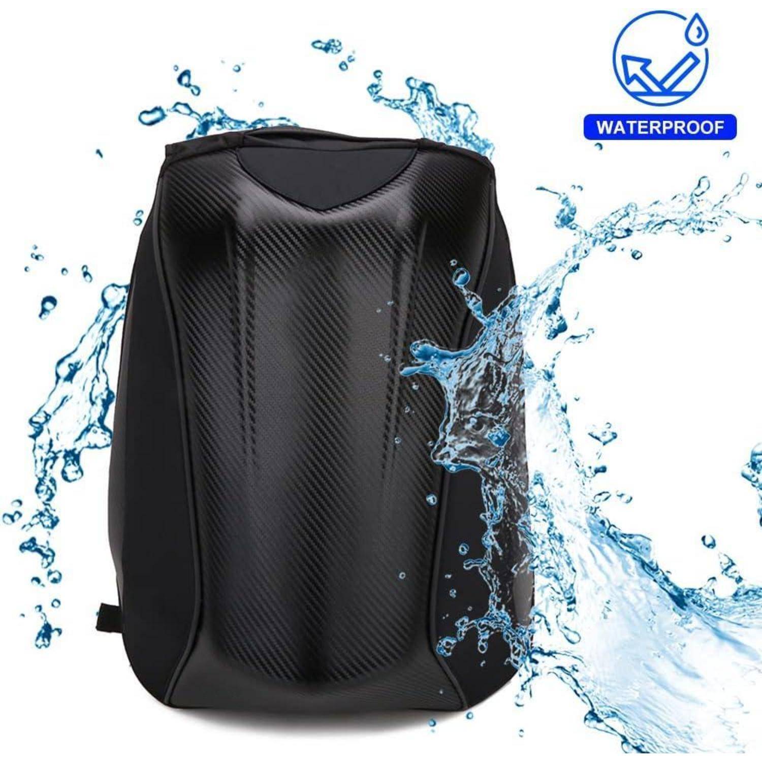Schwarzer wasserdichter Rucksack mit Wasser, das um ihn herum spritzt, und ein „WASSERDICHT"-Symbol oben rechts.
