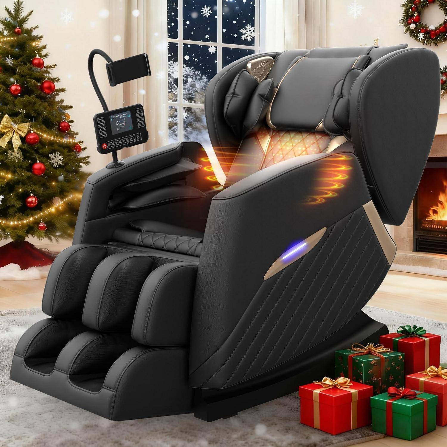 Schwarzer Massagesessel mit voller Körperabdeckung und beheiztem Rücken- sowie Wadenmassagern, abgebildet in einem festlich dekorierten Wohnzimmer neben einem Weihnachtsbaum, Kamin und eingepackten Geschenken.