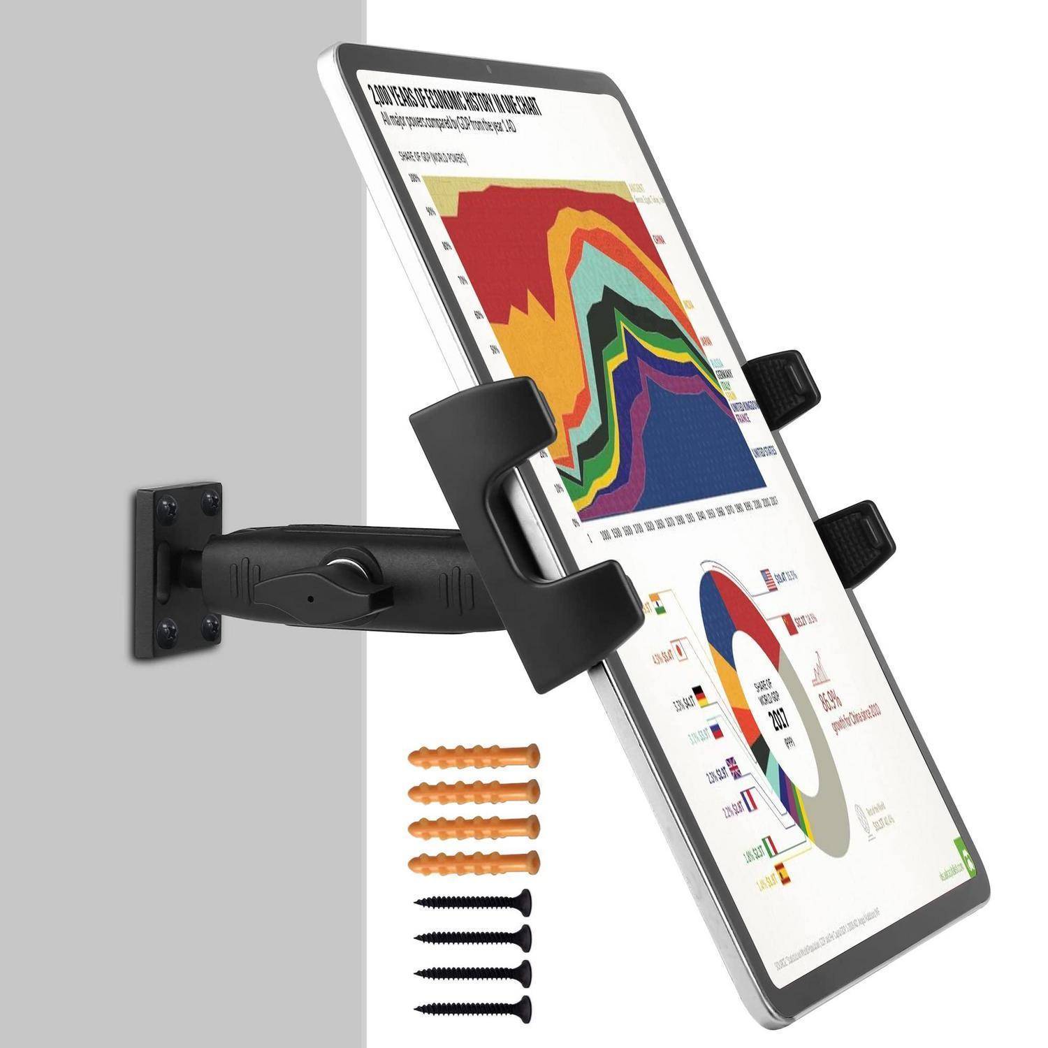 Wandmontierter verstellbarer Tablet-Halter, der ein Tablet mit bunten Diagrammen und Grafiken hält, mit Montageschrauben unten dargestellt.