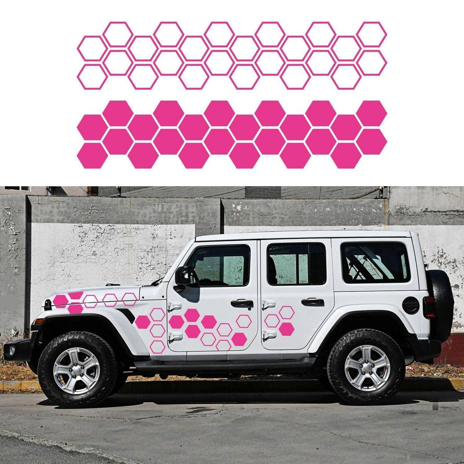 Weißer Jeep Wrangler mit rosa Hexagon-Aufklebern, gezeigt neben einer entsprechenden Hexagon-Muster-Grafik oben.