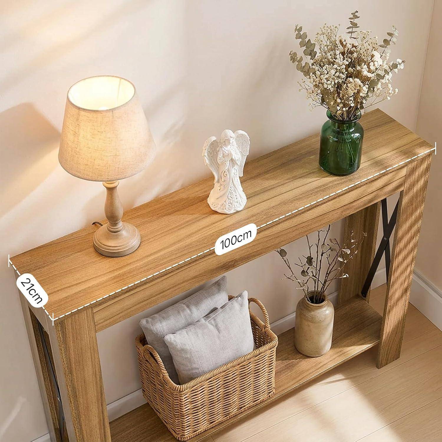 Holzkonsole mit Lampe, Vase, Statue und Regalkorb; Abmessungen: 100cm lang und 21cm tief.