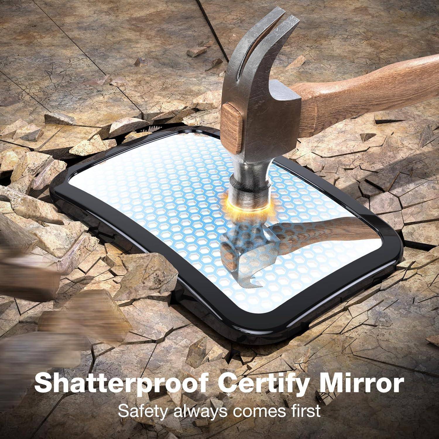 Ein Hammer schlägt auf ein telefonähnliches bruchsicheres Spiegeldisplay und zeigt seine Haltbarkeit; der Text lautet „Shatterproof Certify Mirror