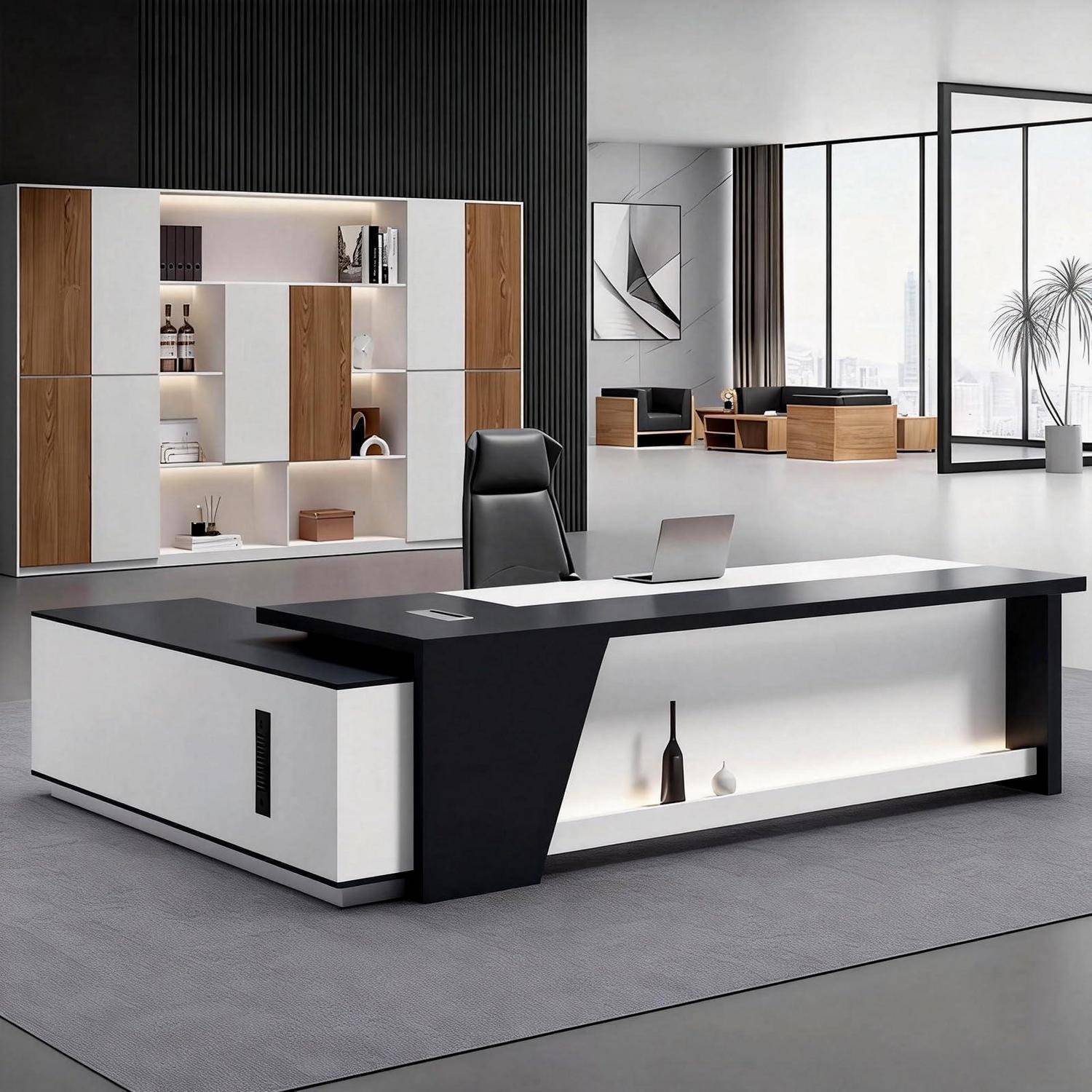 Modernes minimalistisches Büro mit einem schwarzweißen Chefschreibtisch, Laptop und Stuhl, eingebettet in einen hellen Raum mit Regalen und Sitzmöglichkeiten im Hintergrund.