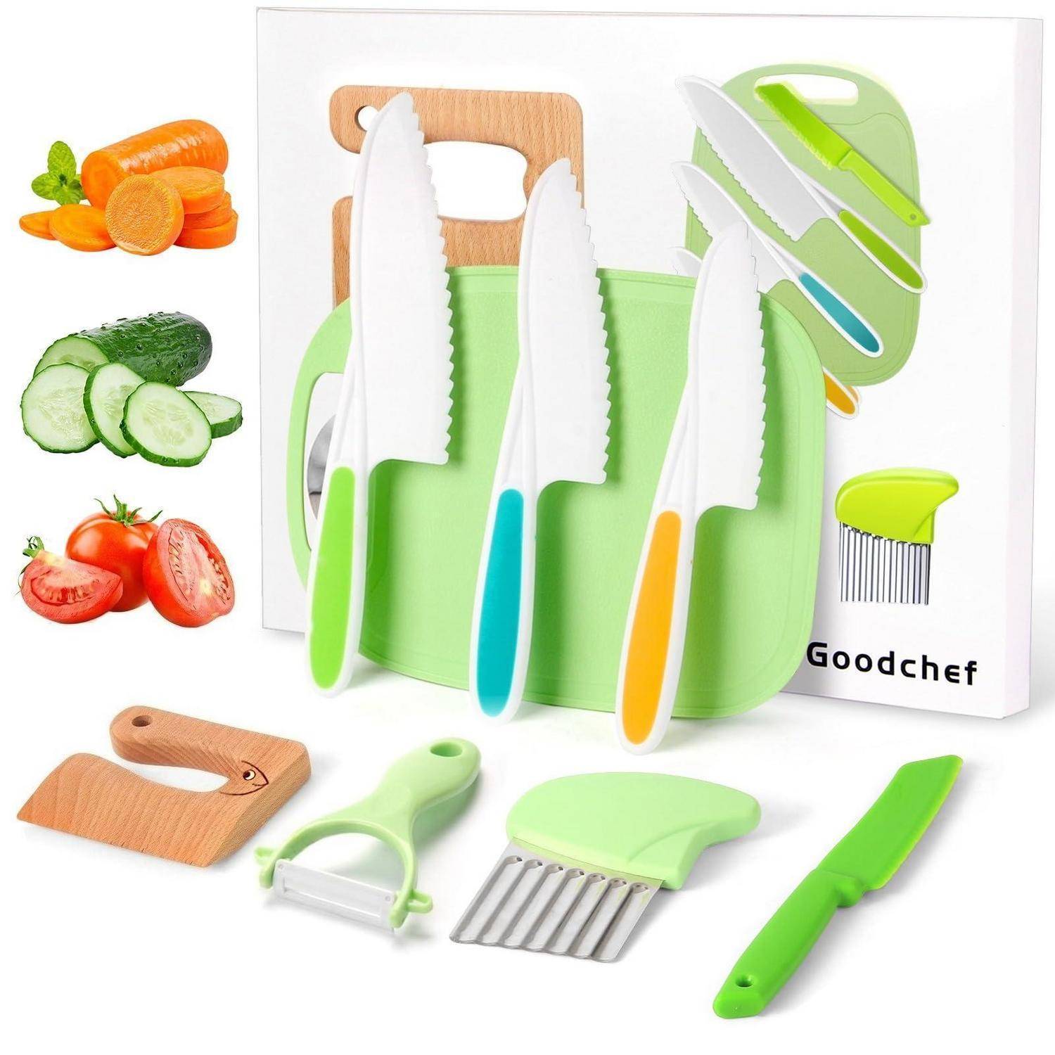 Grünes Goodchef-Küchenmesserset mit vier gezahnten Messern, Schneidebrett, Sparschäler, Slicer und Gemüseabbildungen auf der Verpackung.