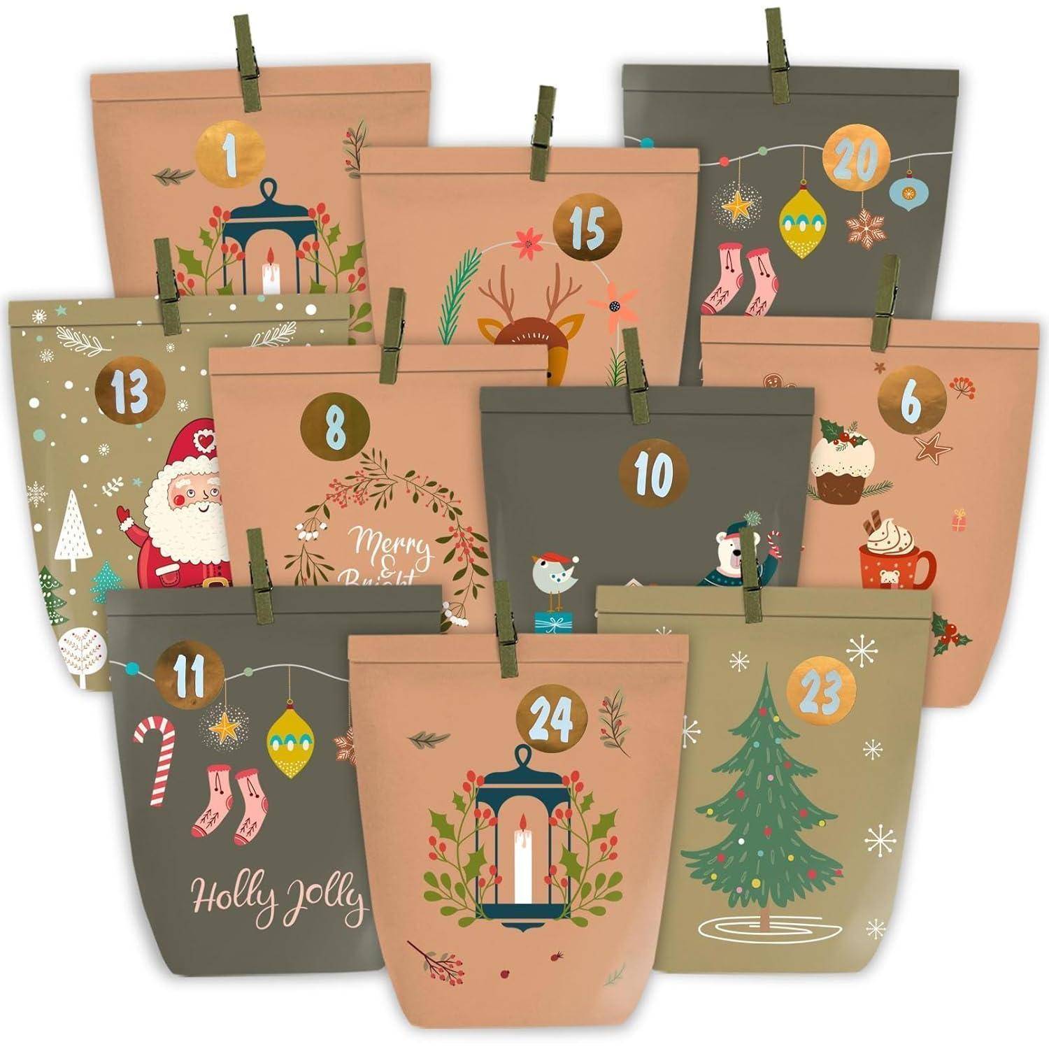 Sortierte weihnachtliche Papiertüten zum Einpacken von Geschenken mit nummerierten Adventskalender-ähnlichen Designs, einschließlich Weihnachtsmann, Weihnachtskugeln, Strümpfe, Christbaum, Laterne und weihnachtliche Getränke.