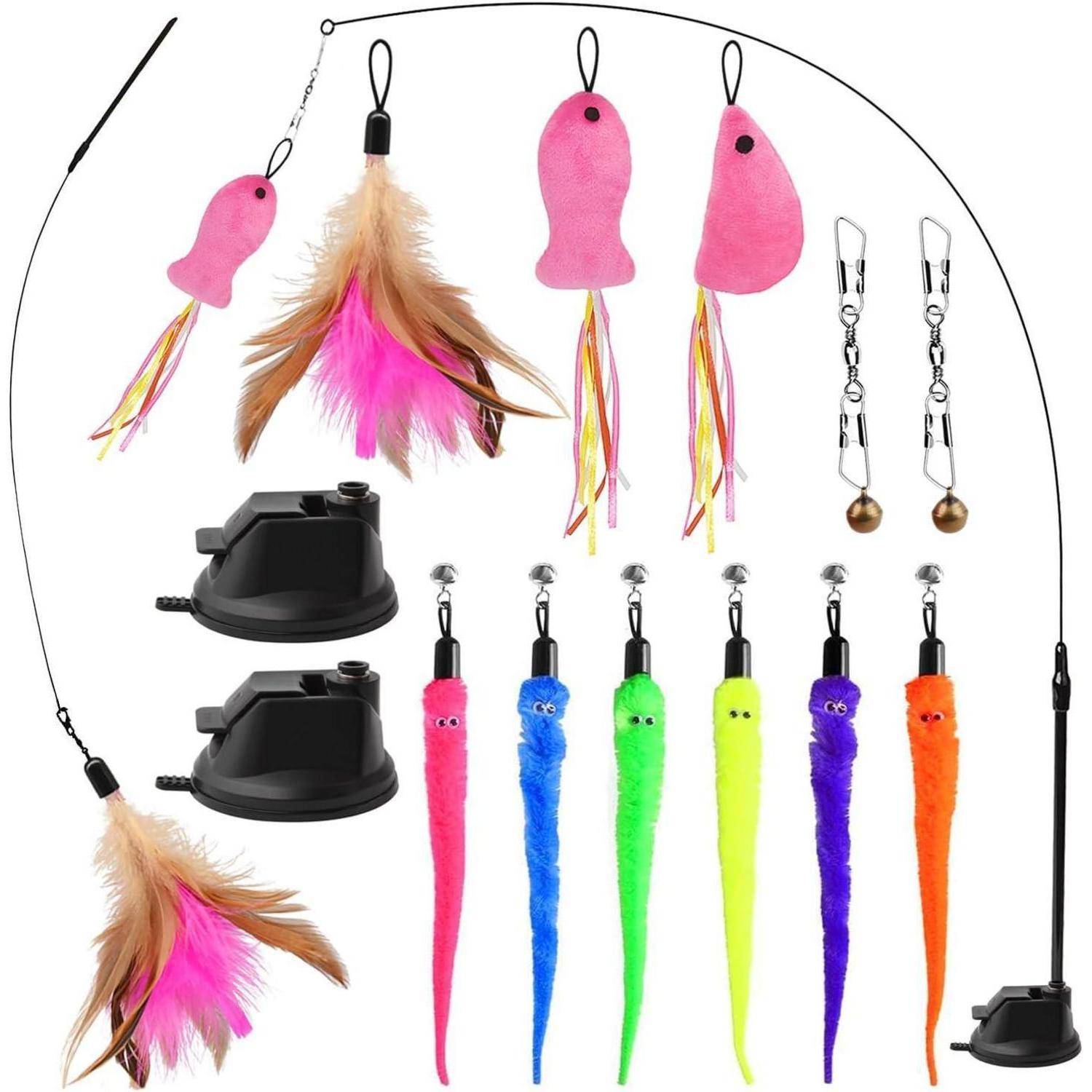 Sortiertes Katzenspielzeug-Set mit Saugnapf-Angelrute, Feder- und Plüsch-Köder-Aufsätzen, Federspielzeugen und farbenfrohen baumelnden Spielzeugen.