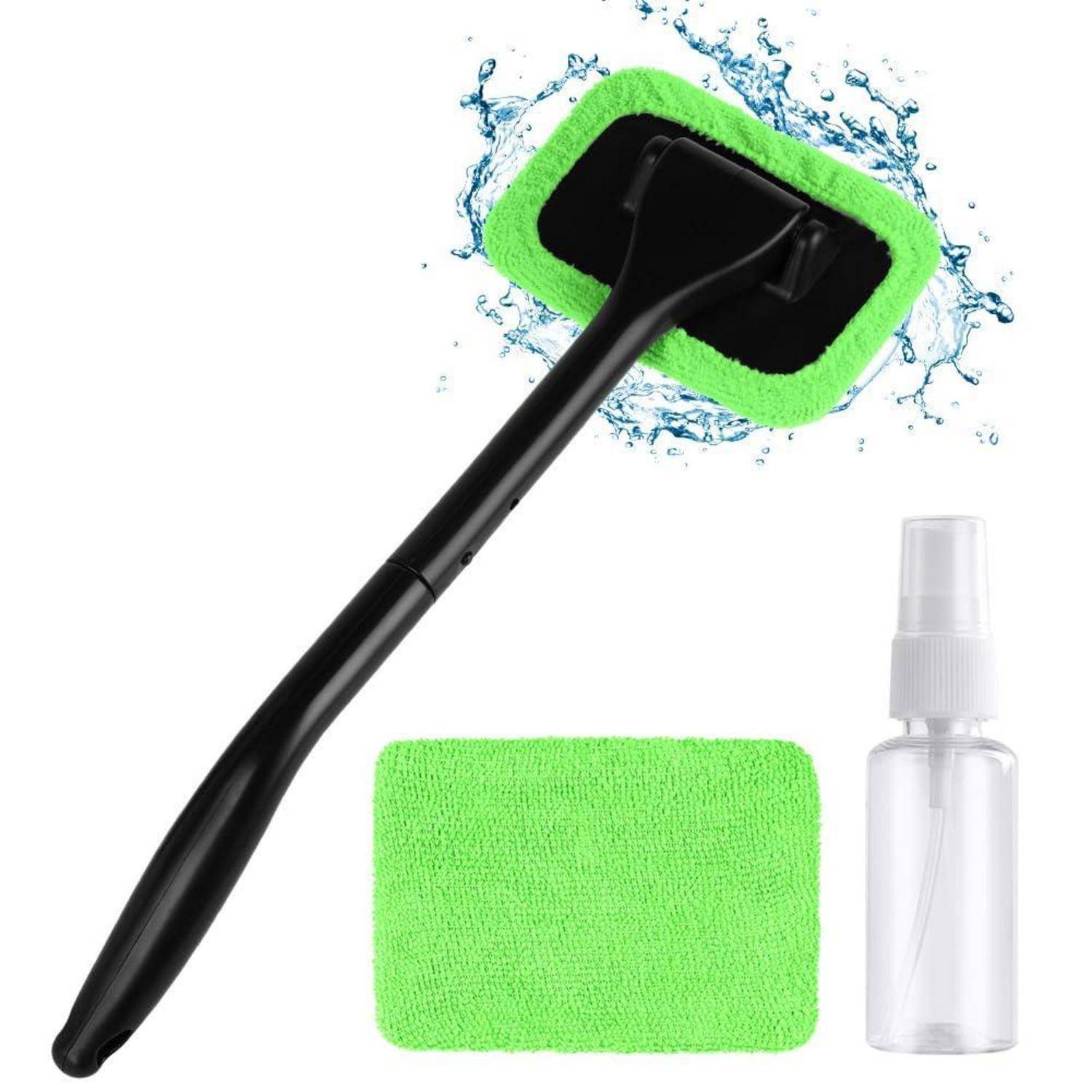 Mikrofaser-Reinigungsbürste mit grünem Pad, Ersatz-Reinigungstuch und Sprühflasche auf weißem Hintergrund, dargestellt mit Wasserspritzer.