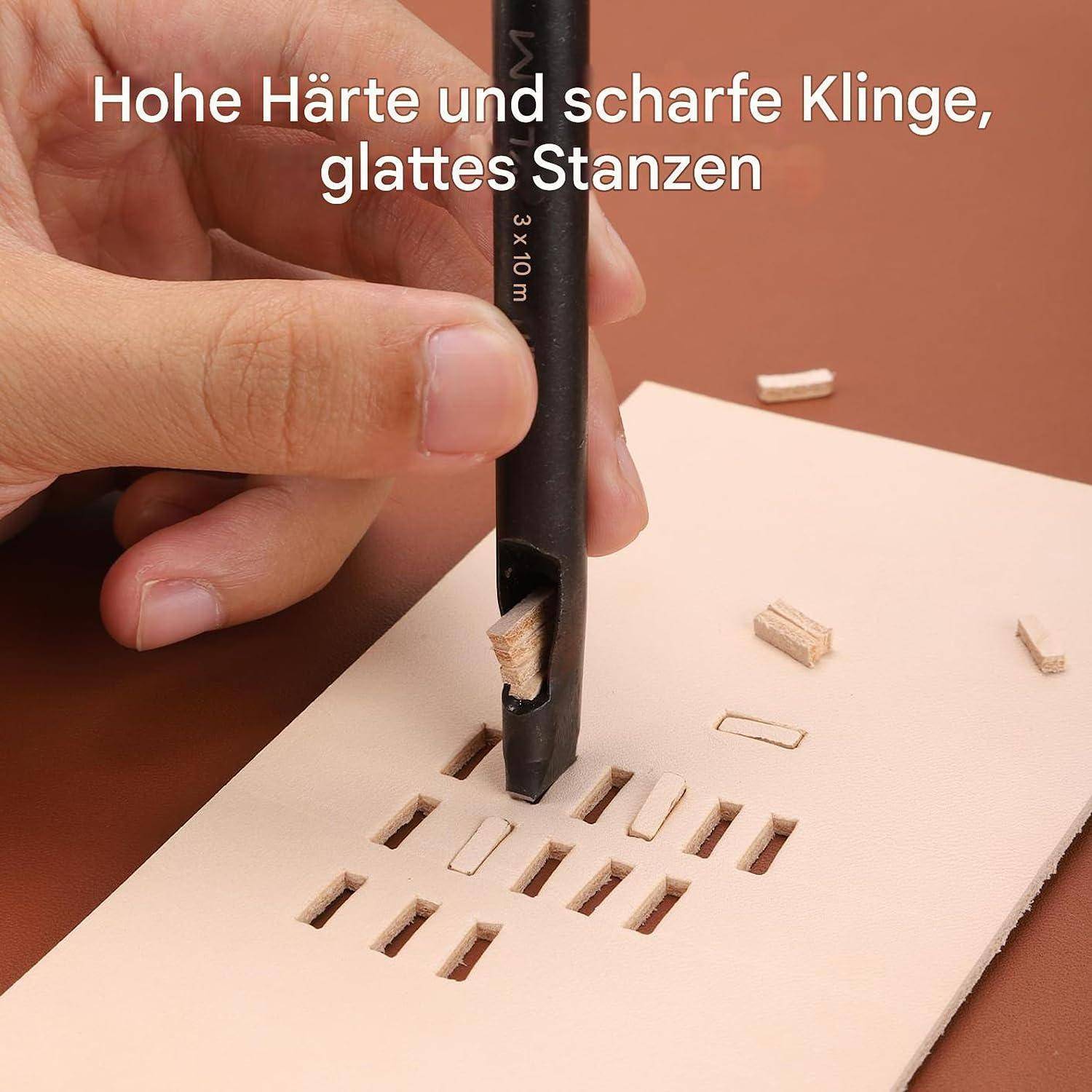 Hand mit einem schwarzen Stanzwerkzeug, das saubere Schlitze in ein Blatt Papier schneidet, mit deutscher Textüberlagerung mit der Aufschrift „Hohe Härte und scharfe Klinge, glattes Stanzen