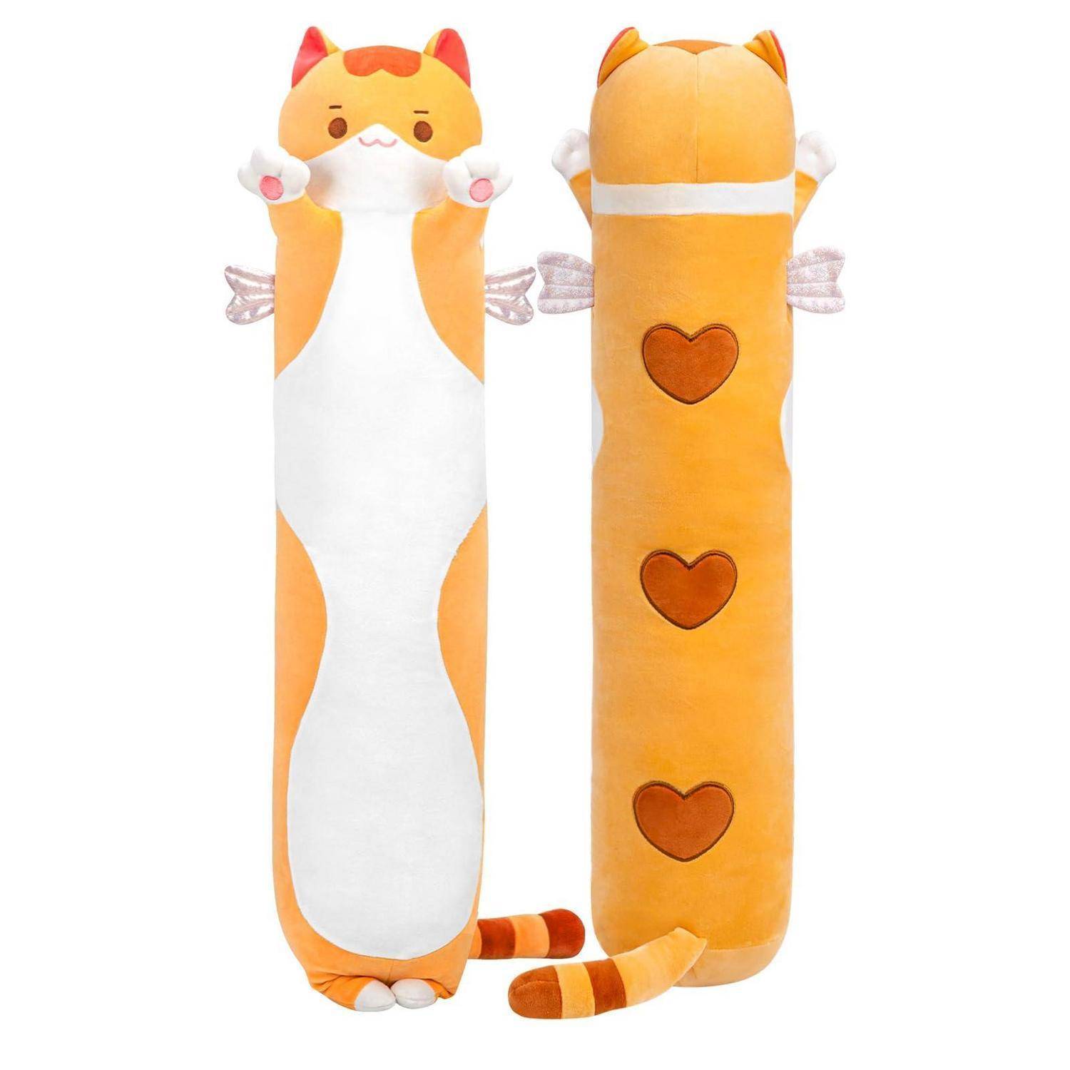 Orange und weiß plüsch Katzenpielzeug von vorne und hinten gezeigt, mit Herz-Patches und gestreiftem Schwanz, isoliert auf weißem Hintergrund.