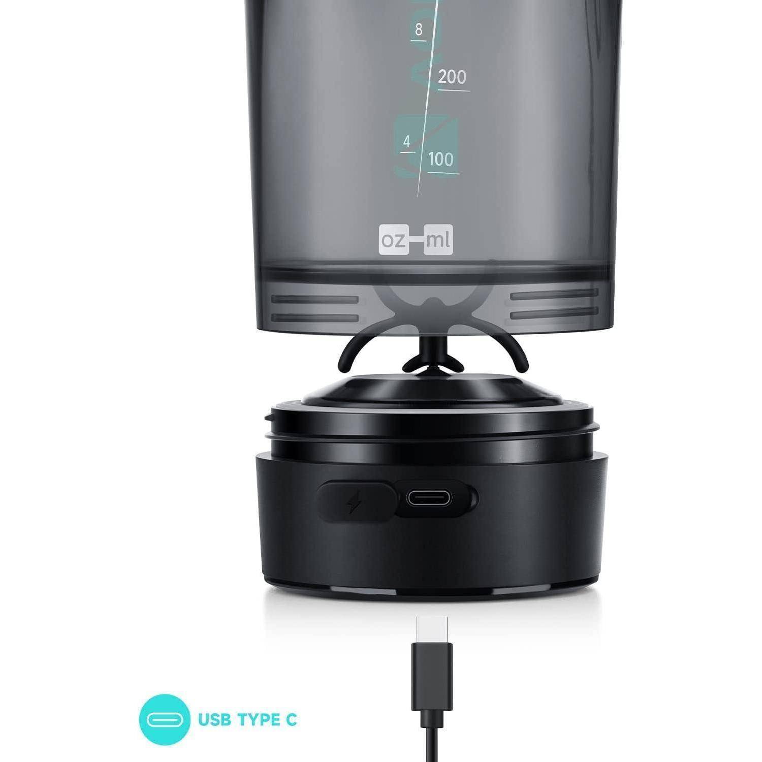 Tragbare schwarze USB-C-Wasserflasche oder Luftbefeuchter-Basis mit transparentem markiertem Behälter oben