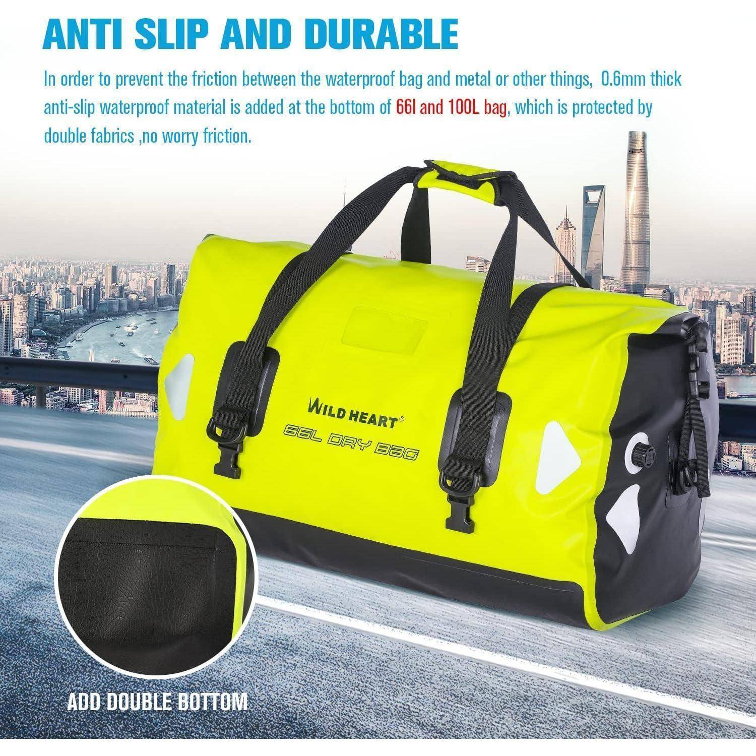 Werbebild einer gelben wasserdichten Reisetasche mit schwarzen Trägern, die "RUTSCHFEST UND LANGLEBIG"" hervorhebt und eine doppelte rutschfeste Bodenkonstruktion zeigt.
